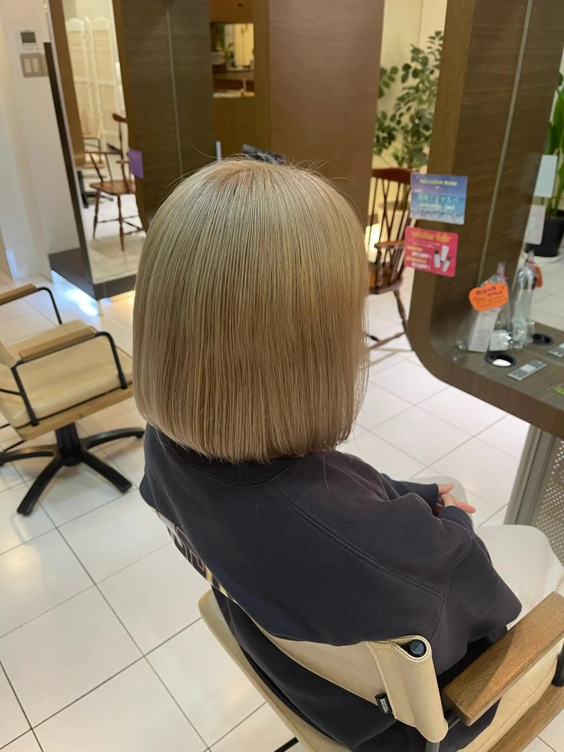 ショート カラー ベージュカラー ホワイトベージュ カット ヘアカラー アニメオタク美容師✂ miharuのヘアスタイル