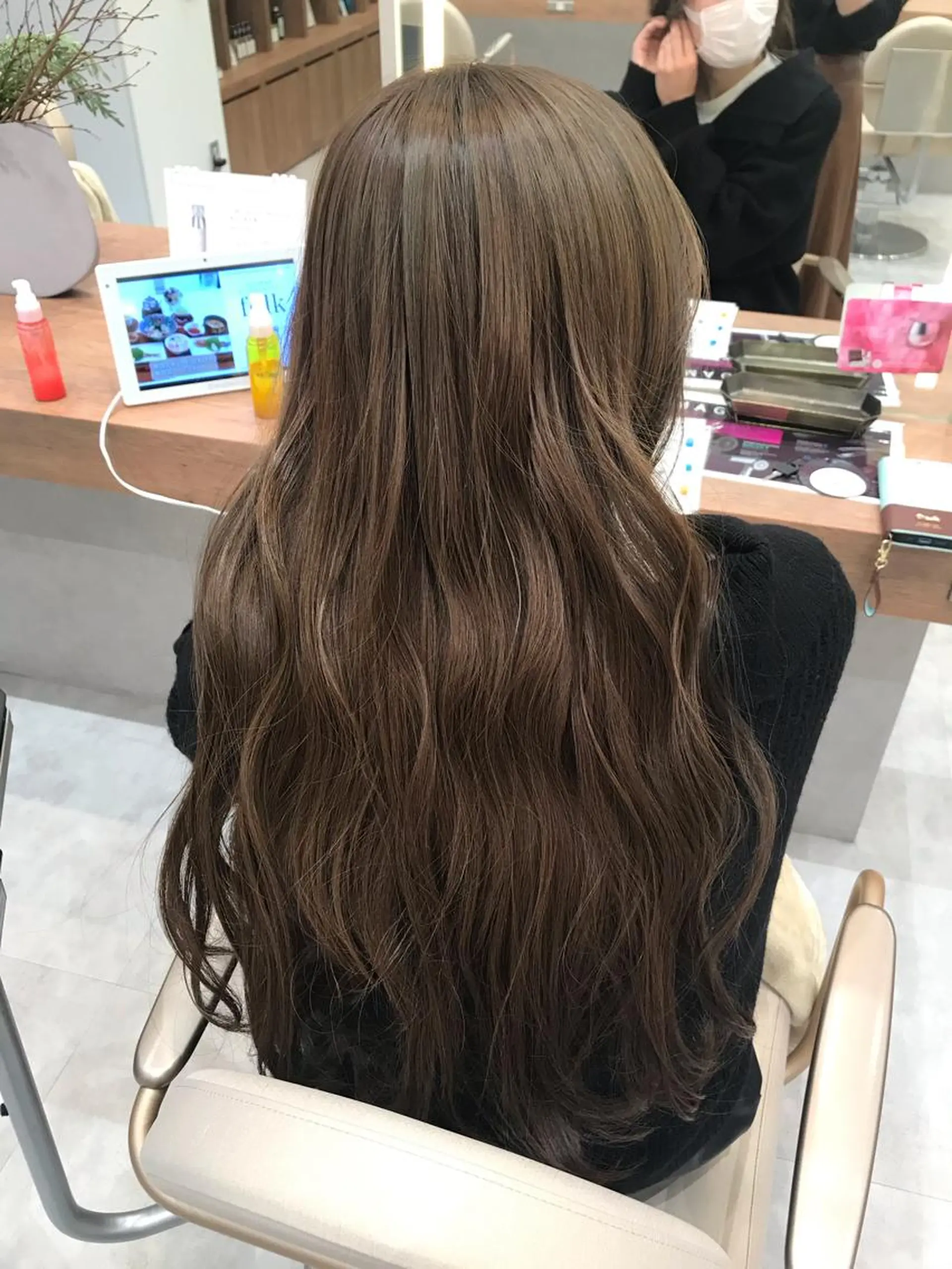 ロング カラー 木野田 萌のヘアスタイル