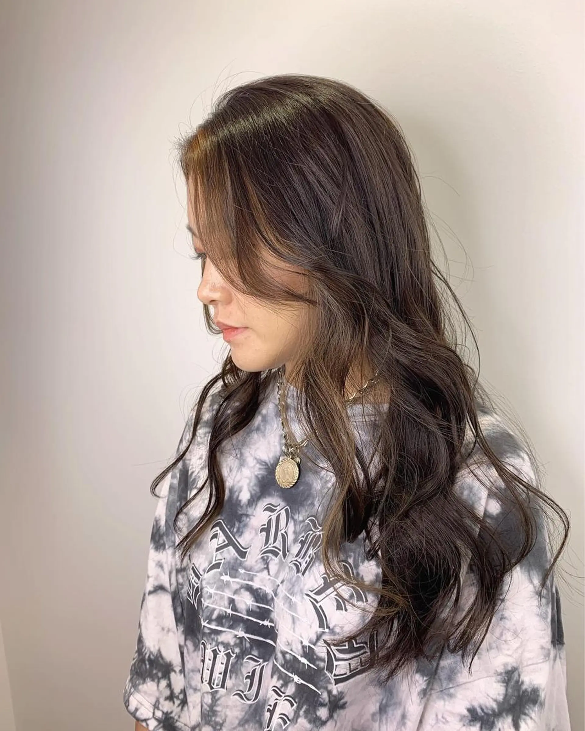 ロング カラー ハイライトカラー 顔周りカット ハイライト ロング SALOWIN神戸三宮店所属・【美髪を叶える】中谷 彰宏（アキ)のヘアスタイル