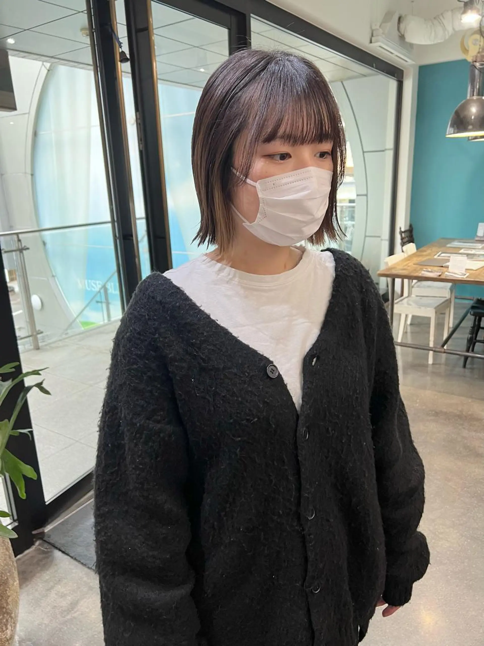 ショート カラー 切りっぱなしボブ ベージュカラー ブラウンカラー ブラウンベージュ イルミナカラー カット ヘアカラー 千葉 郁也のヘアスタイル