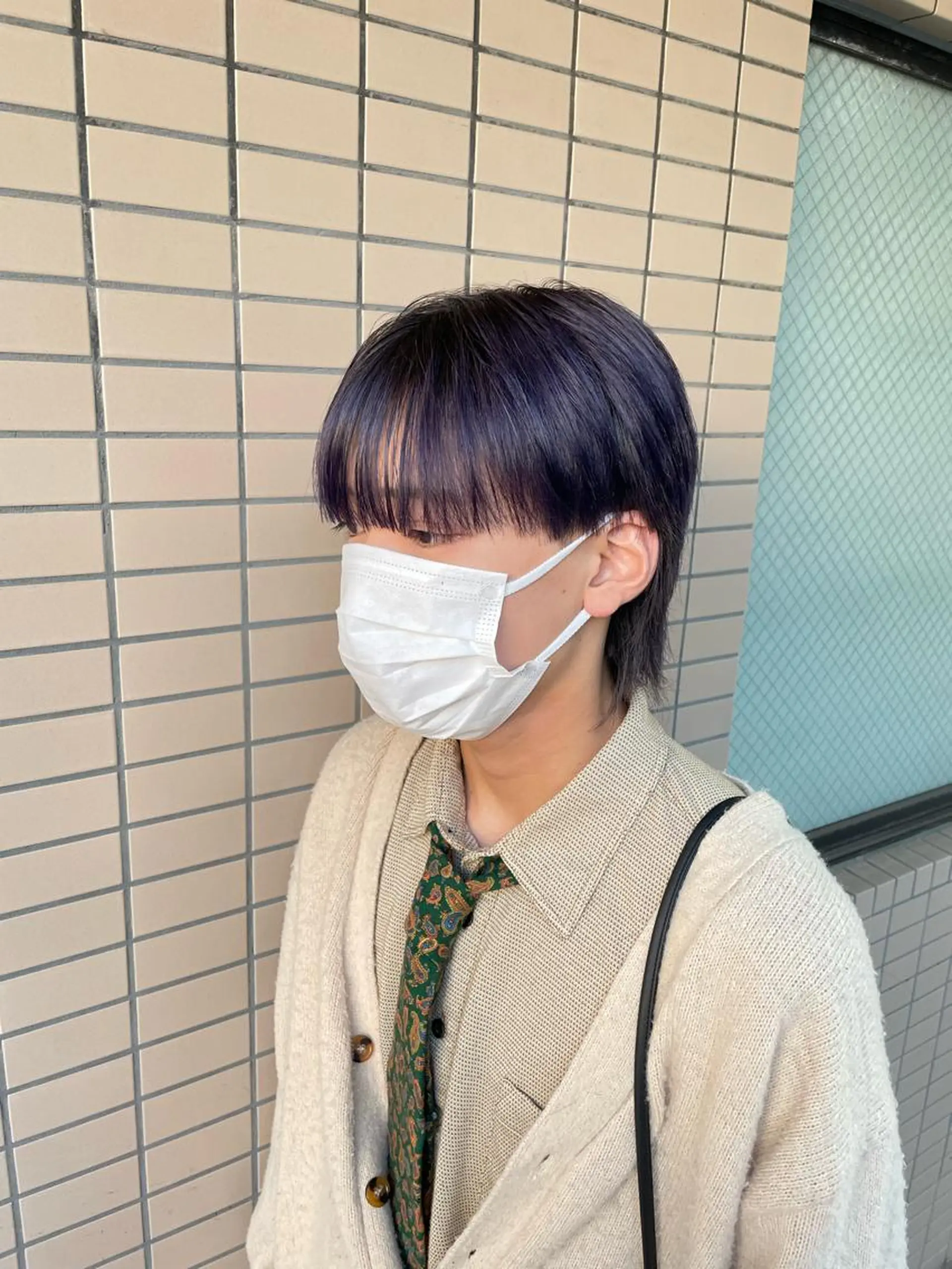 ショート カラー パーマ ヘアアレンジ メンズ アイブロウ センターパート メンズハイライト メンズハイトーン マッシュウルフ マッシュ カット ヘアカラー トリートメント ヘッドスパ ヘアセット スパイキー/フェザー /波巻き/かいとのヘアスタイル