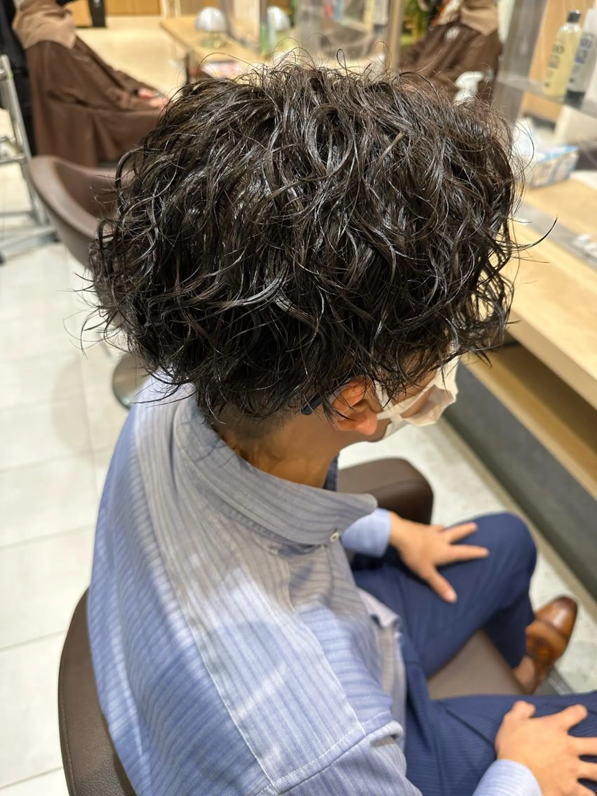 ミディアム パーマ メンズ ミディアムパーマ フェードカット メンズパーマ ツイストスパイラルパーマ 波巻きパーマ カット パーマ トリートメント ヘッドスパ ヘアセット 💈メンズ特化 美容師サキ💈のヘアスタイル