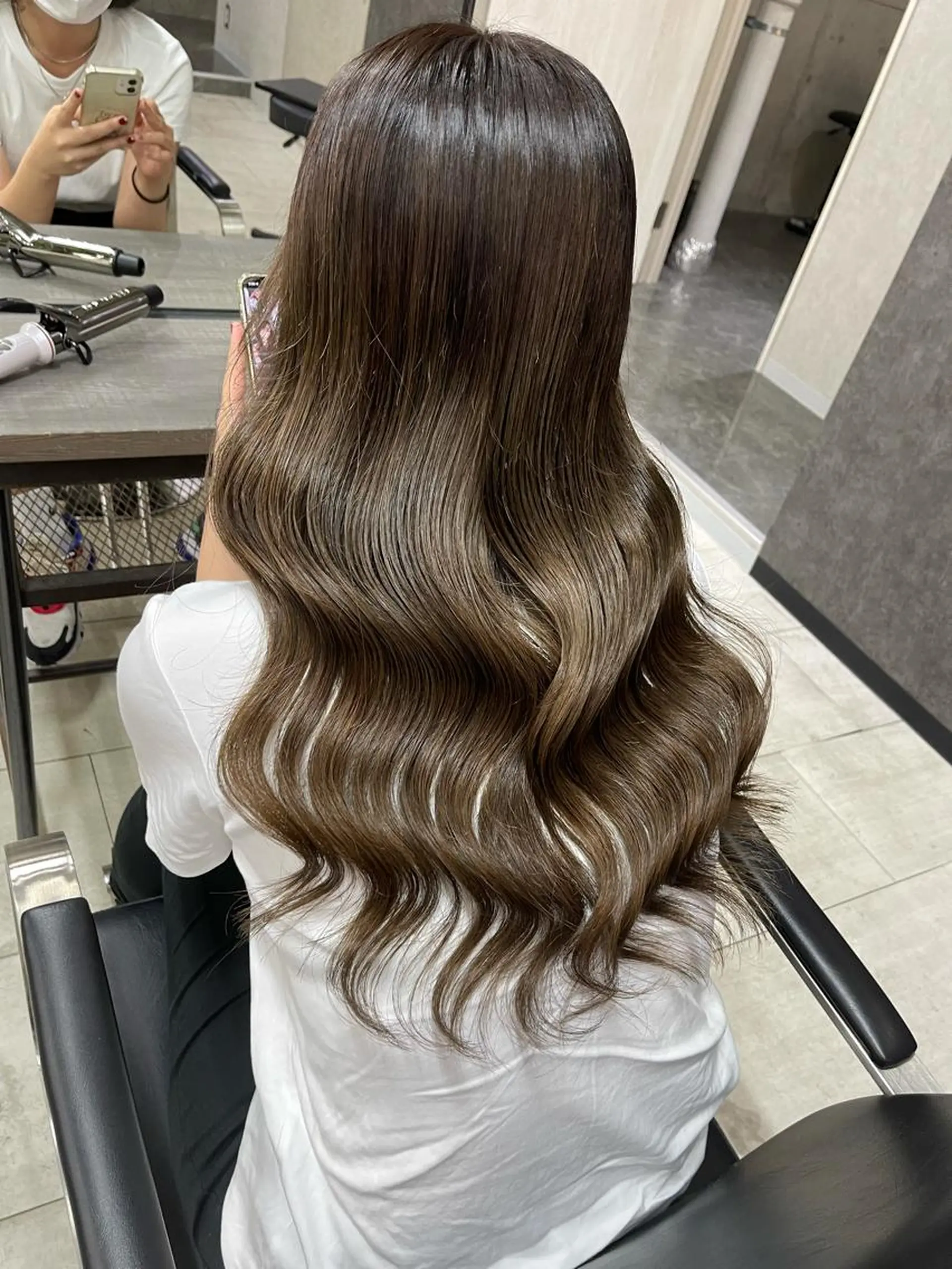 ロング カラー 酸性ストレート Kvell&Co.所属・李（り) 泉昊(せんこう)のヘアスタイル