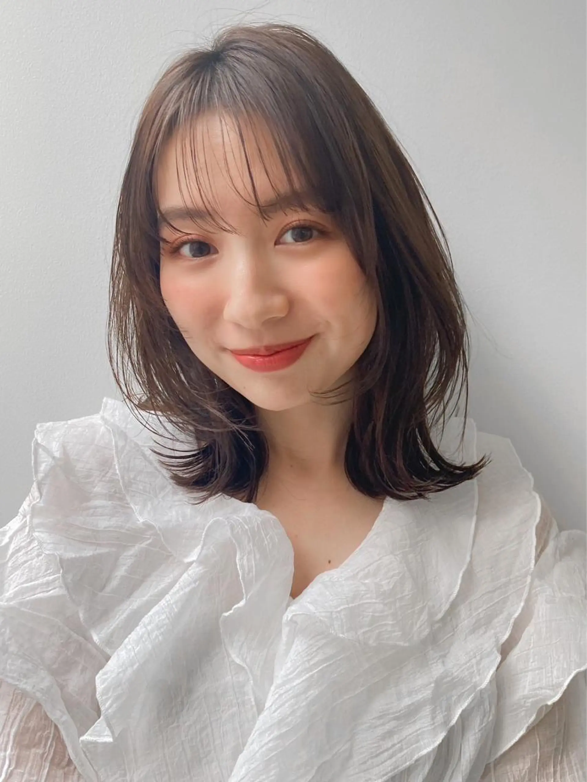 ミディアム Agnos青山所属・鈴木 里奈のヘアスタイル
