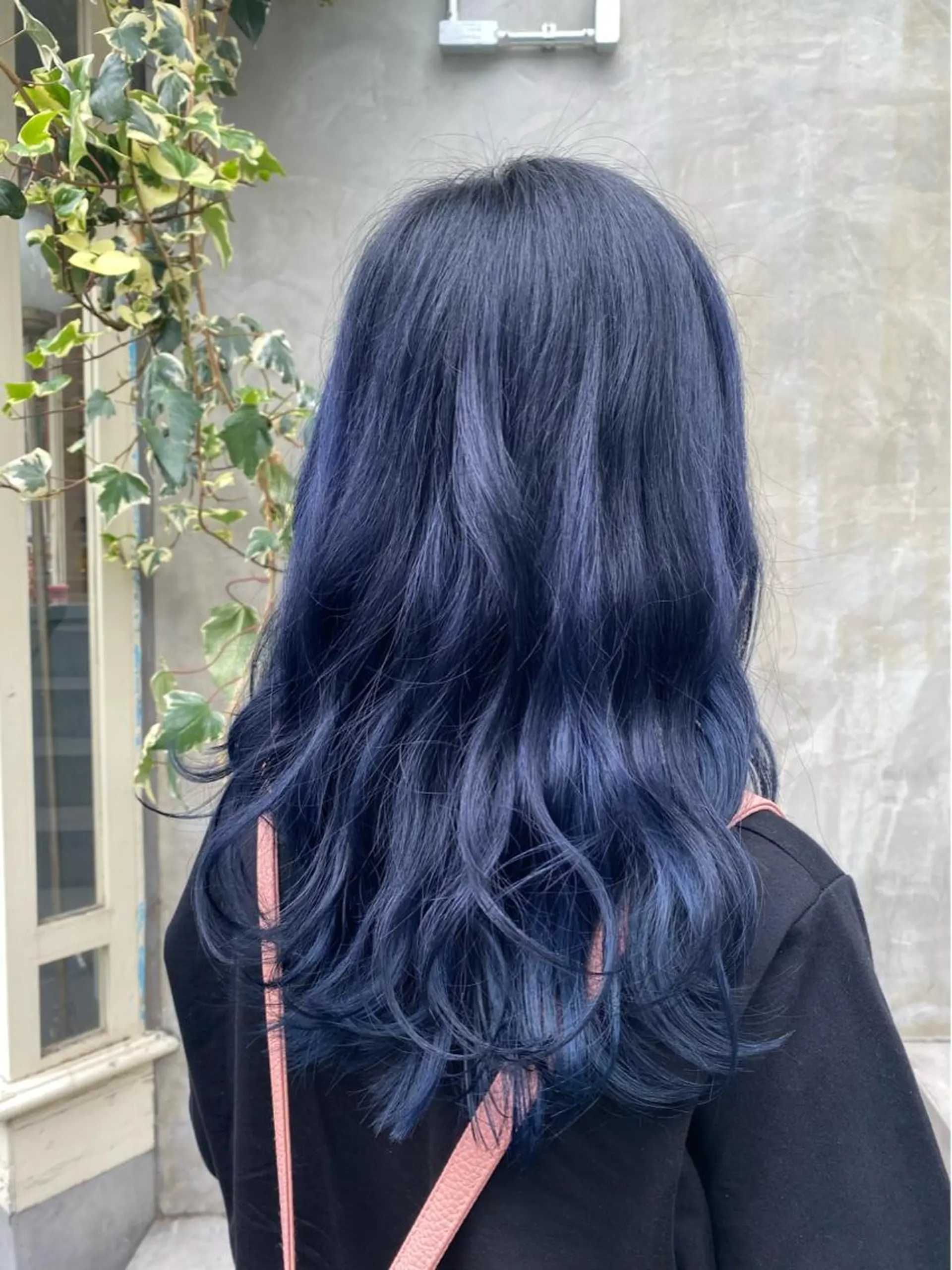 ロング カラー 黒髪 ブリーチ ブルーカラー ブルーブラック ダブルカラー カット ヘアカラー トリートメント ♡オシャ髪♡AI ✂️newi町田のヘアスタイル