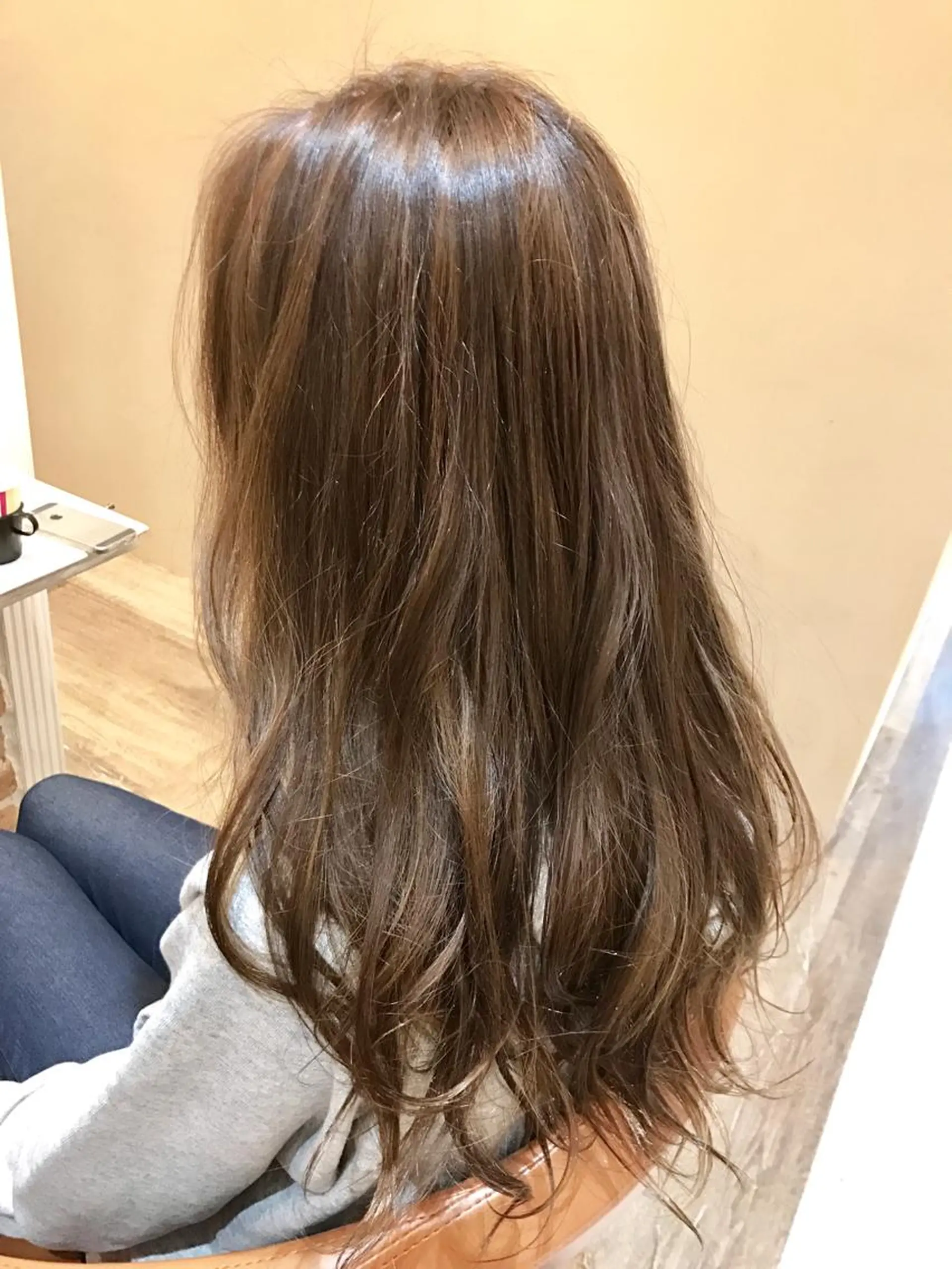 ロング カラー アッシュ アッシュグレー 神野 雅樹のヘアスタイル