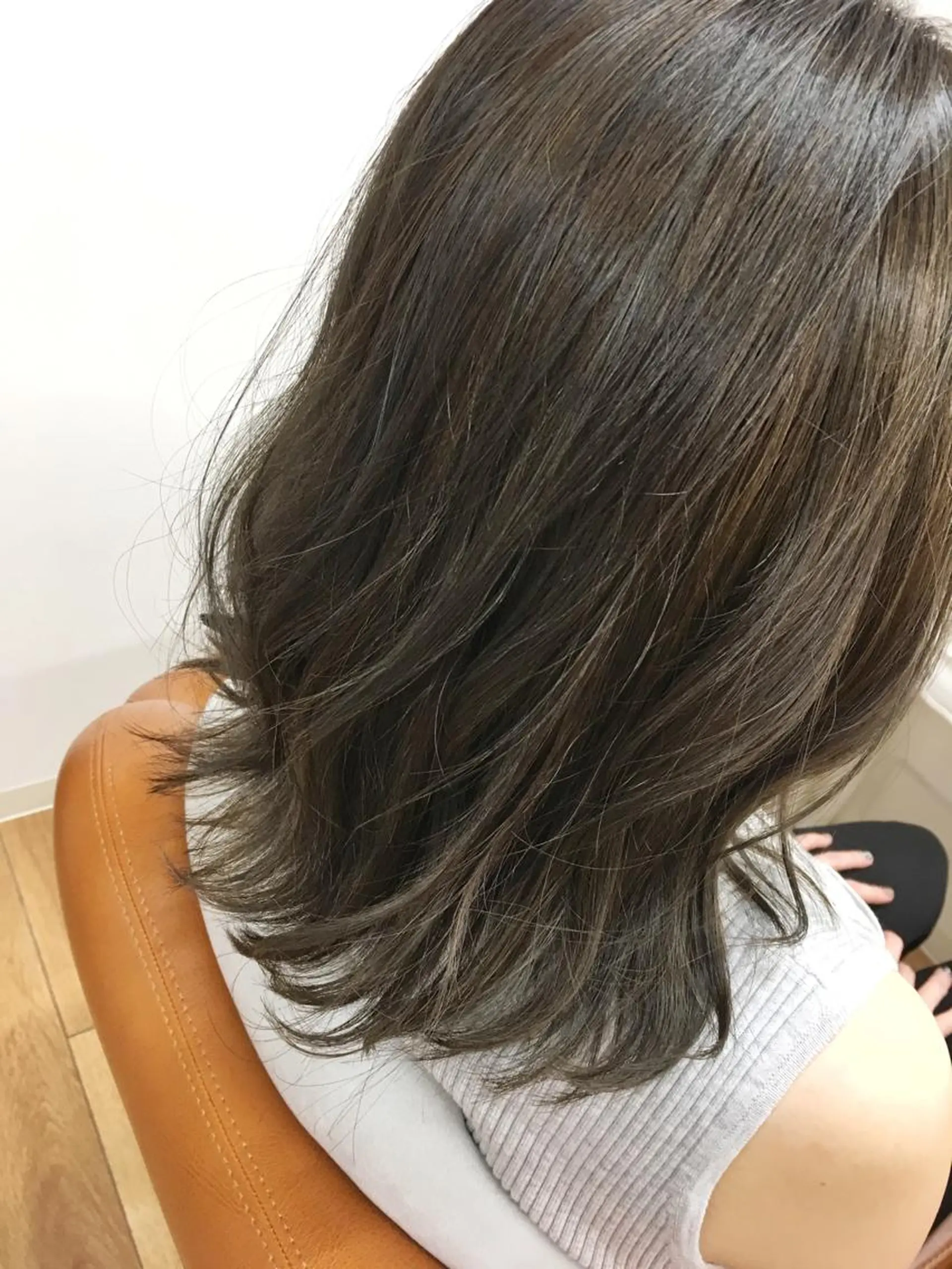 ミディアム カラー noa  ノアのヘアスタイル
