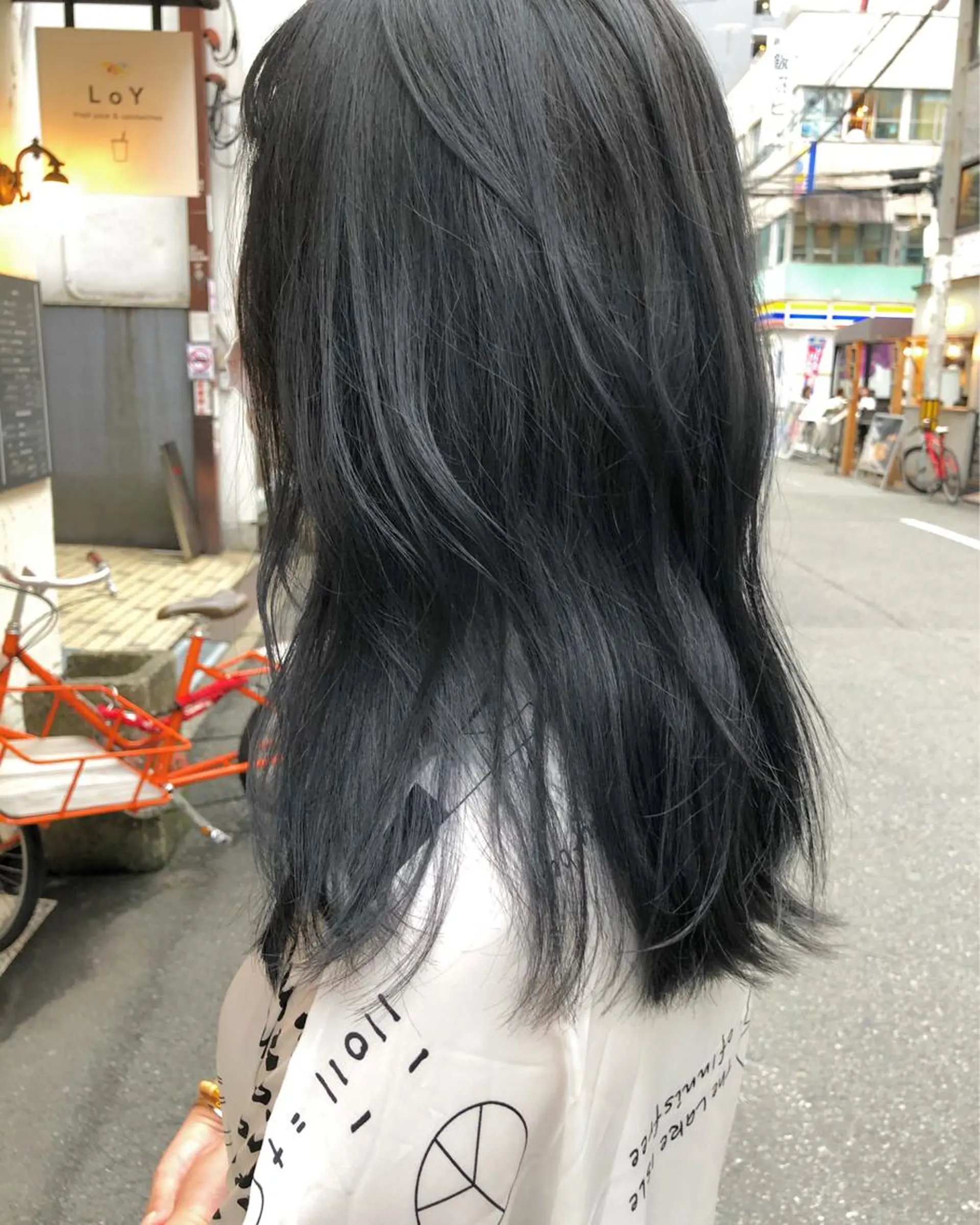 セミロング カラー 黒髪 ブルーカラー ブルーブラック luve heart's And Be  minamisemba所属・脇坂 佳世の眉毛・アイブロウイメージ