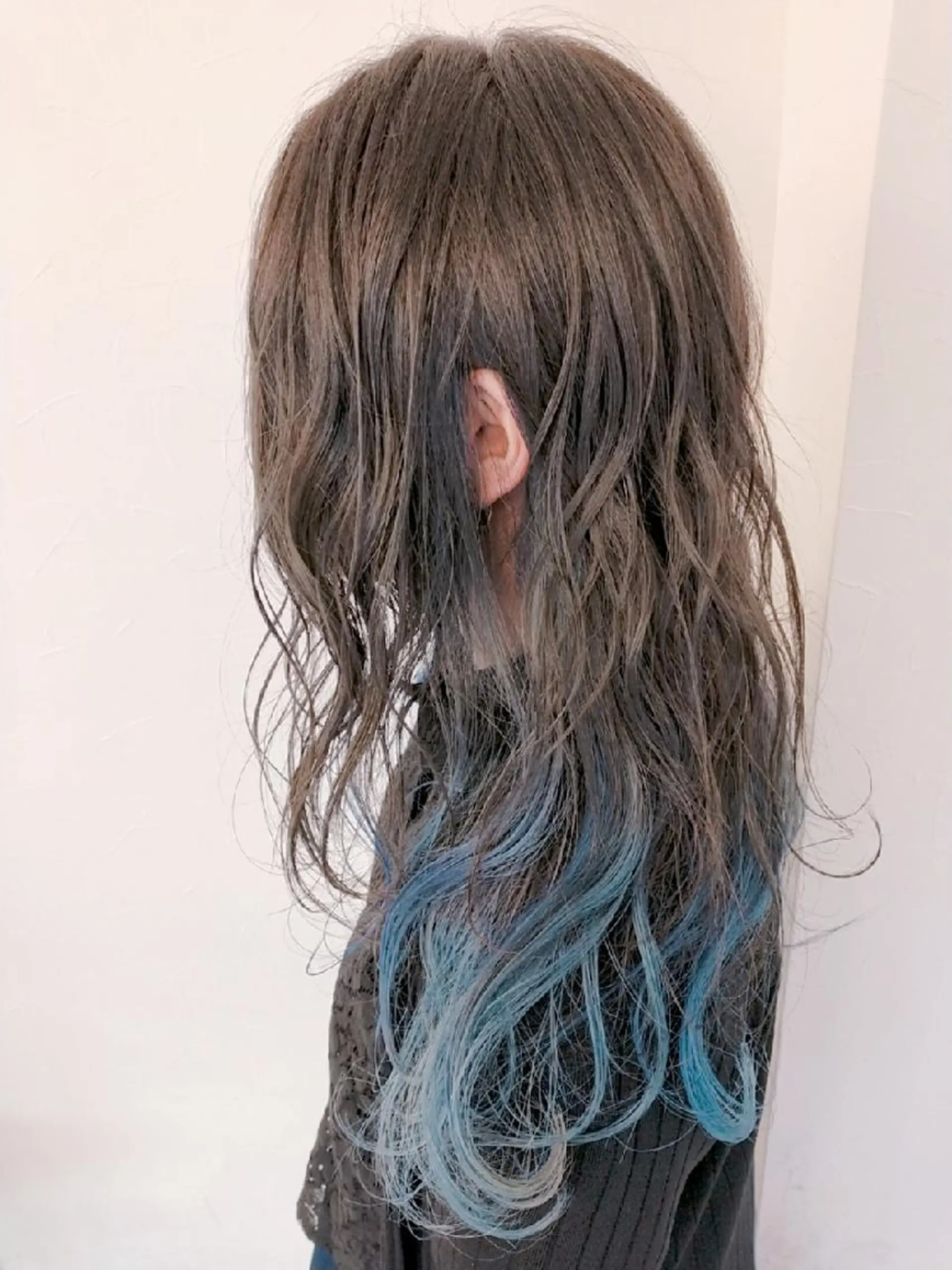 カラー ロング アディクシーカラー バレイヤージュ ブリーチ ブルーカラー ケアブリーチ デザインカラー髪質 改善Lilithのその他イメージ