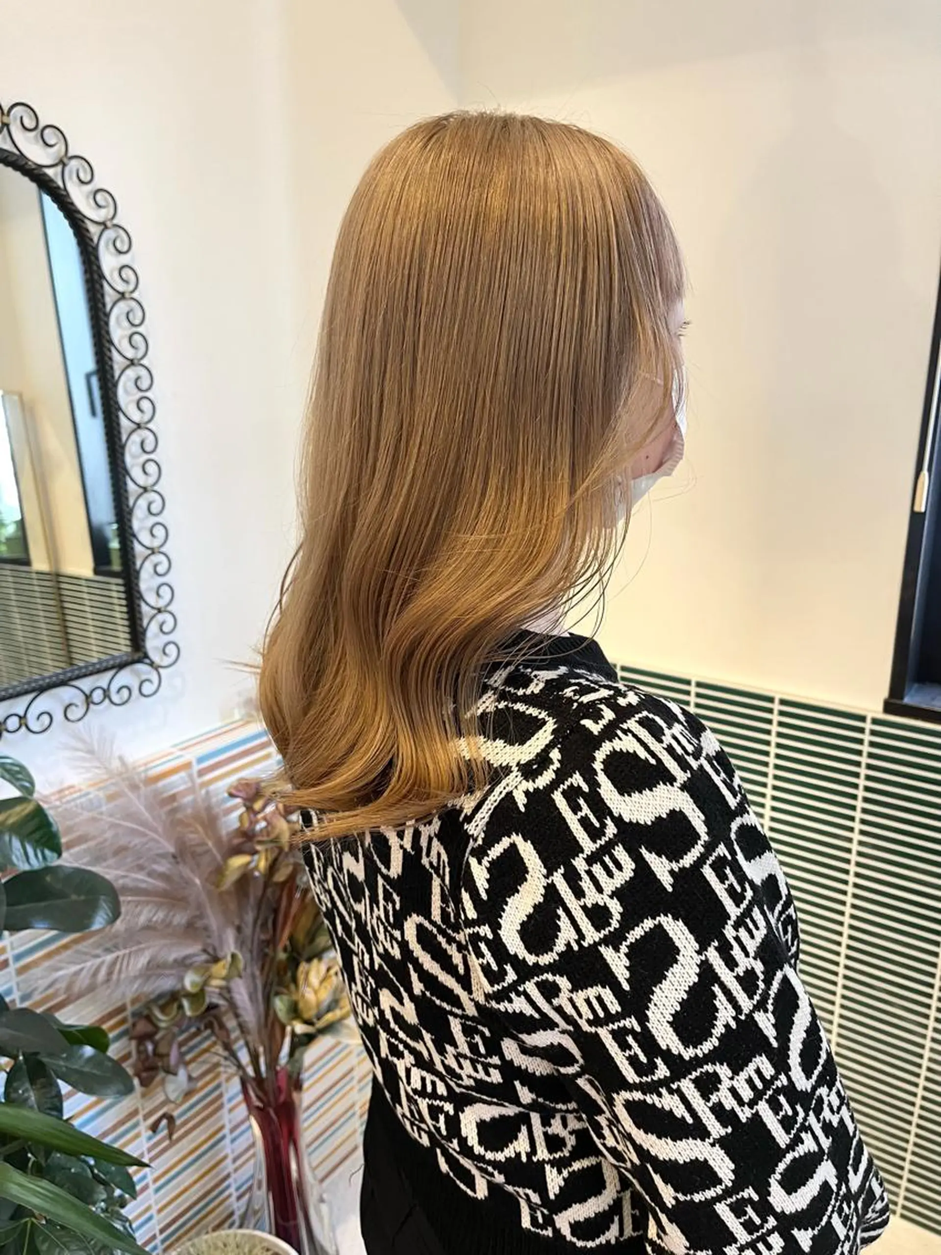 セミロング カラー ベージュカラー ブリーチ ミルクティーベージュ カット ヘアカラー トリートメント 🩷ハイトーン透明感 レイヤー🩷ユリカのヘアスタイル