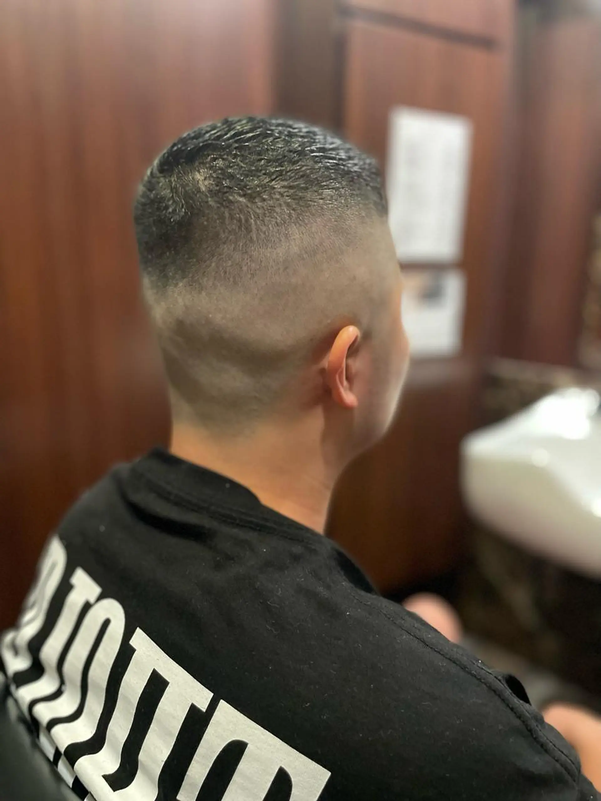 ショート メンズ 海老原 コウのヘアスタイル