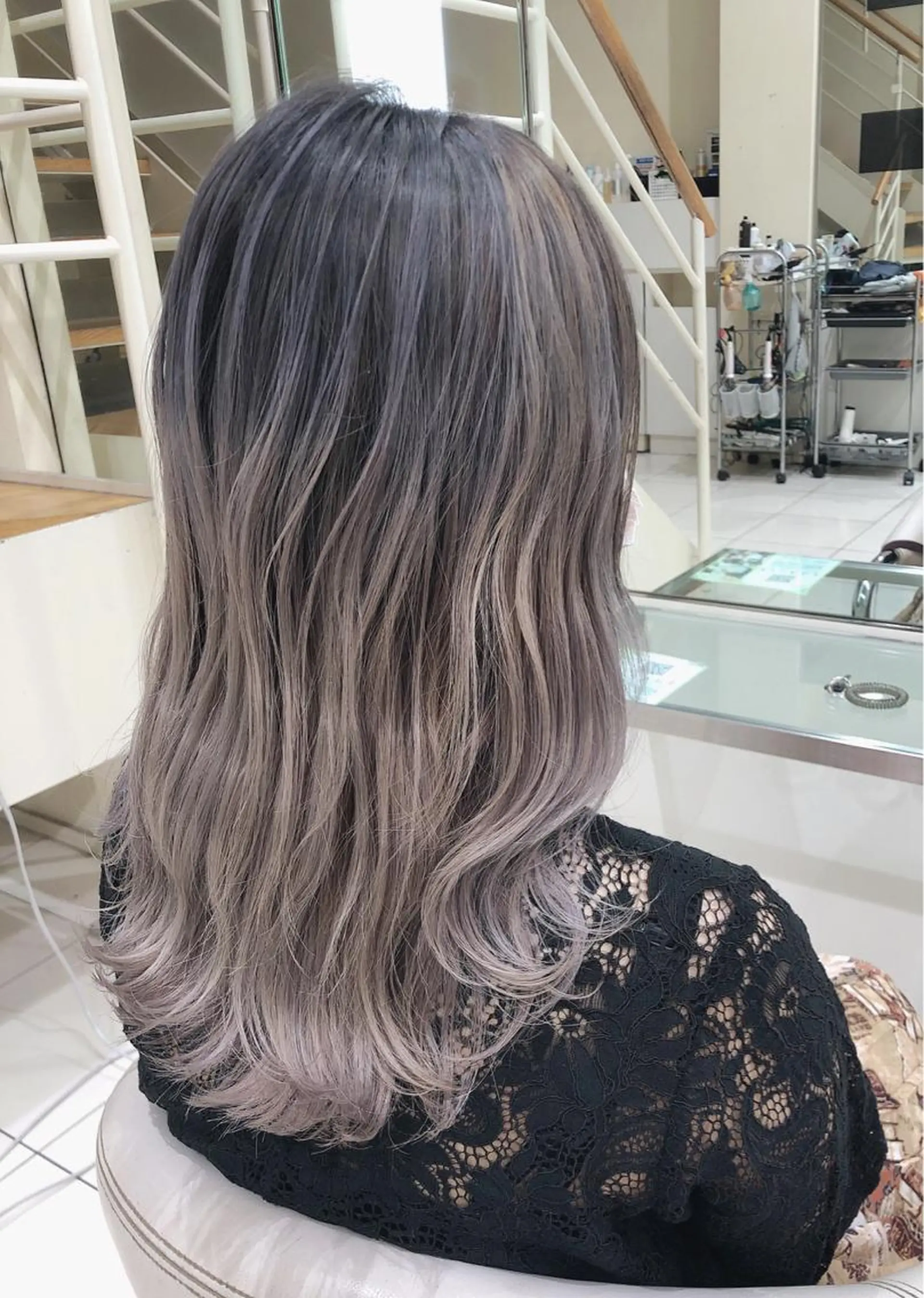 カラー アッシュ グラデーションカラー ホワイトアッシュ 安藤 明日翔のヘアスタイル