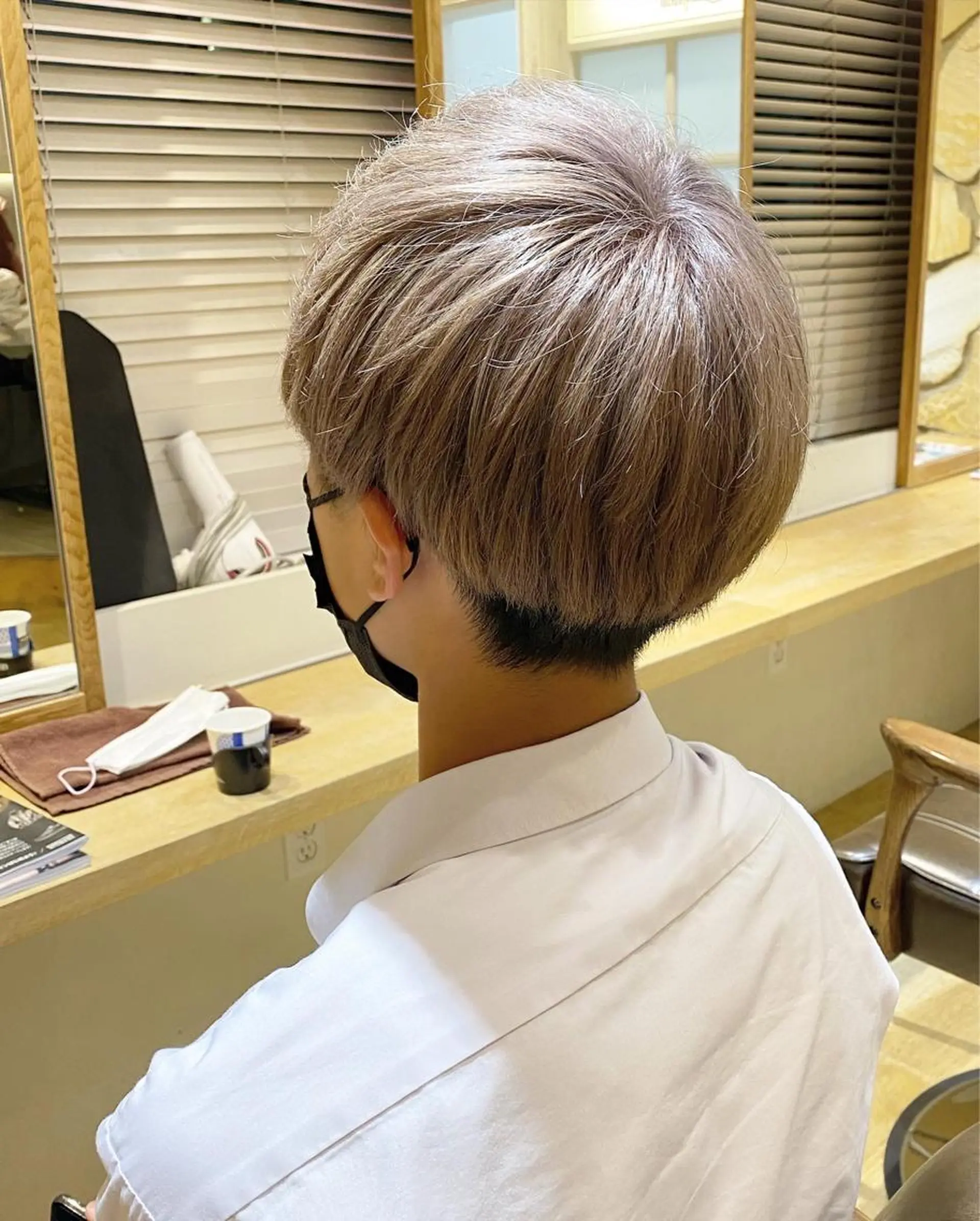 ショート メンズ メンズブリーチ ヘアカラー kawabe maikoのヘアスタイル