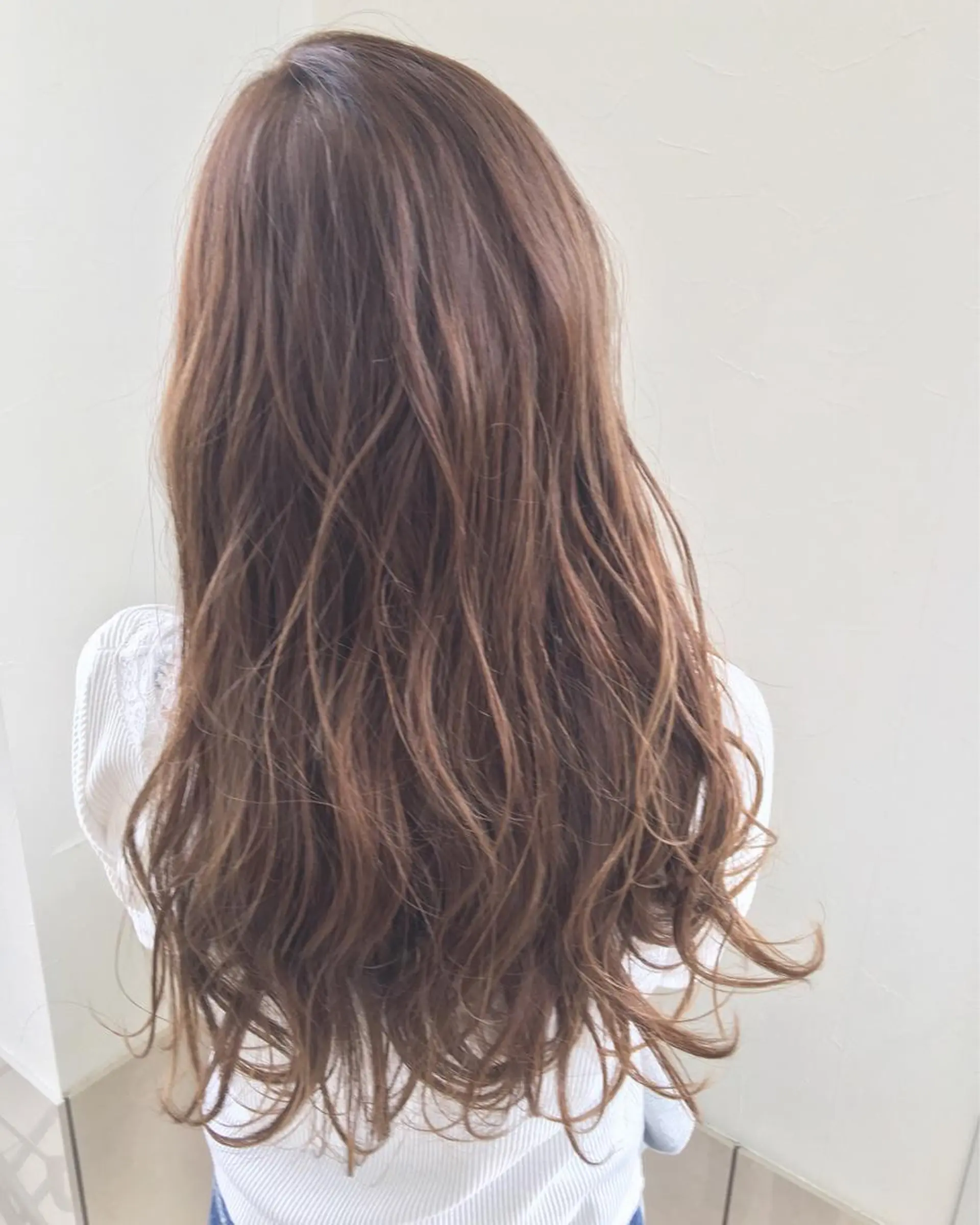 セミロング カラー ベージュカラー MERu所属・MERu/高橋裕之 /レイヤー/艶カラーのヘアスタイル