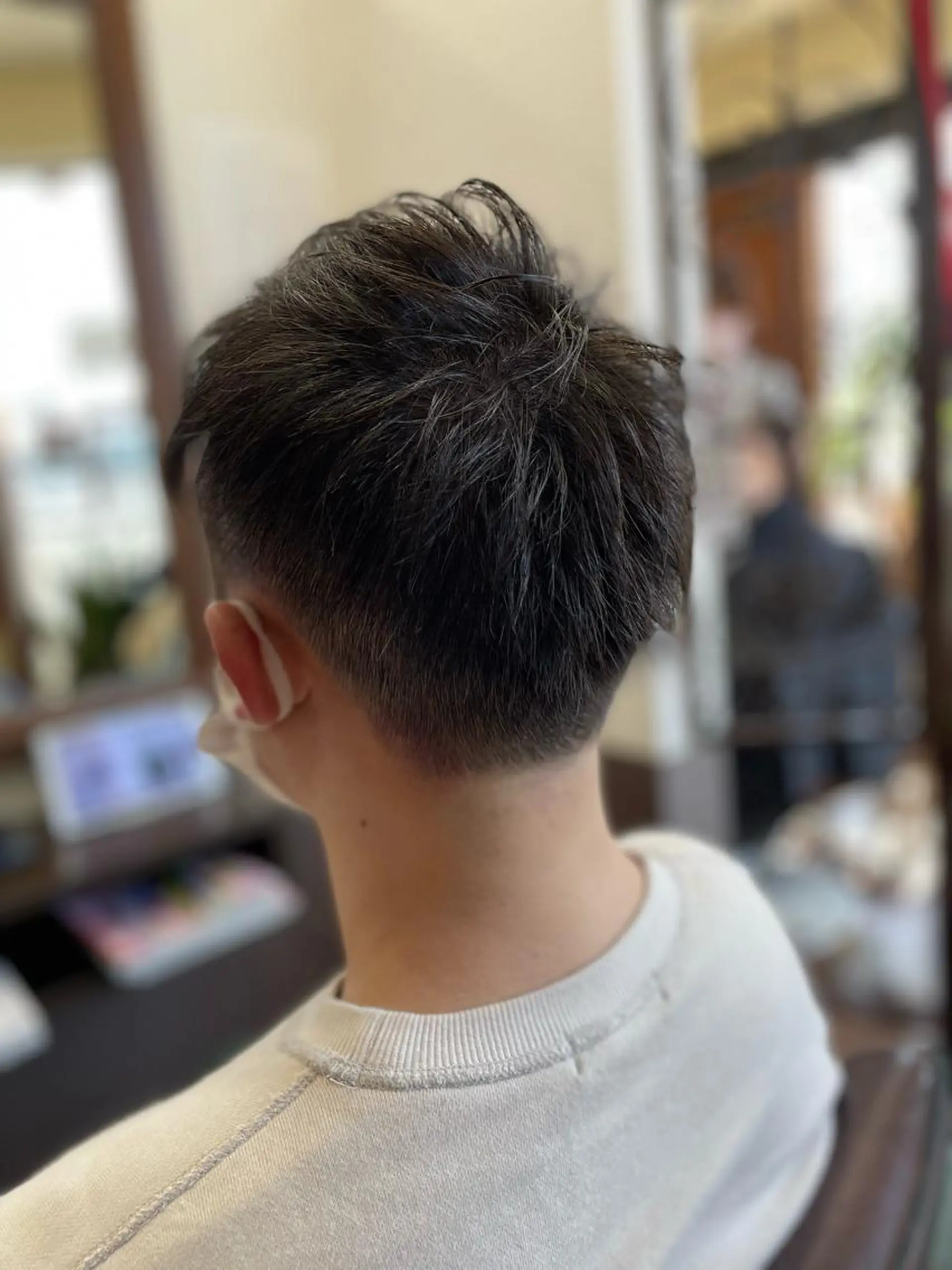 メンズ メンズバレイヤージュ メンズブリーチ メンズハイライト メンズインナーカラー メンズ韓国風 オーブヘア宇都宮店所属・大橋 綾子のヘアスタイル