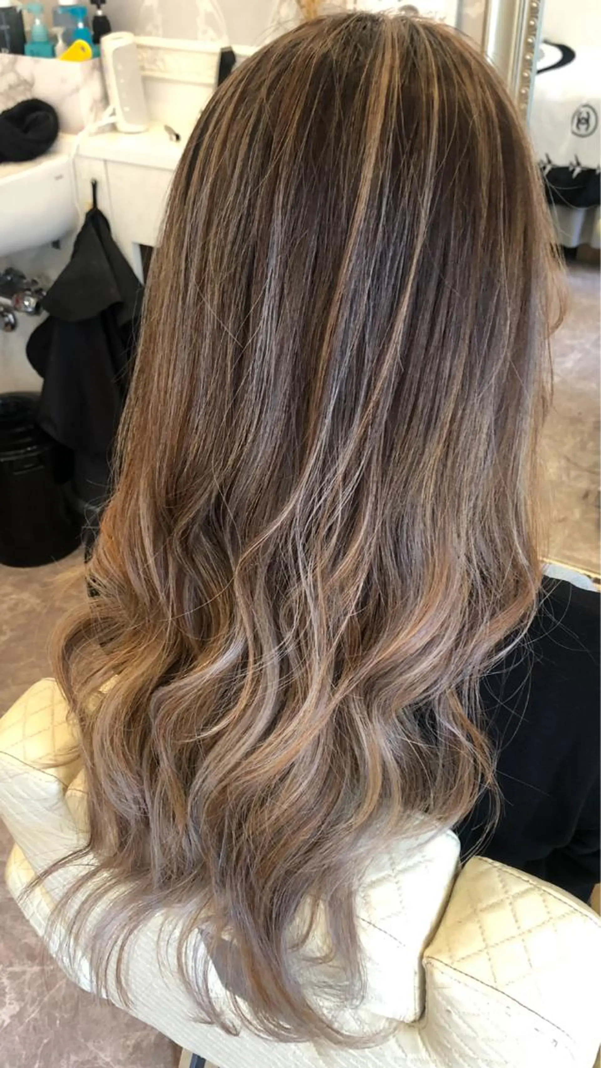 ロング カラー バレイヤージュ レイヤーカット ロング La.fleur ラ.フルールのヘアスタイル