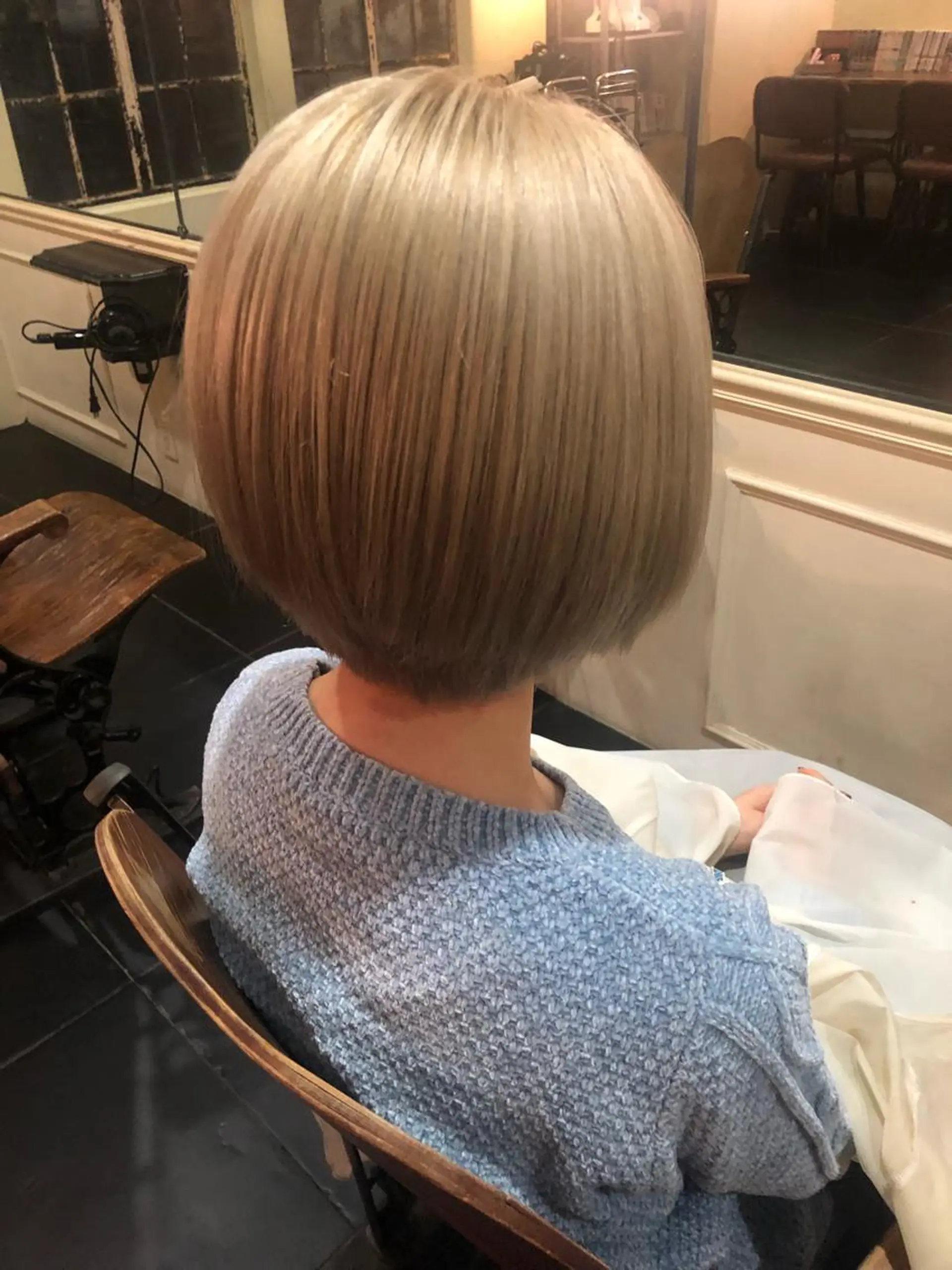 ショート カラー ヘアアレンジ ミニボブ/ブリーチ 🌈MISATOのヘアスタイル