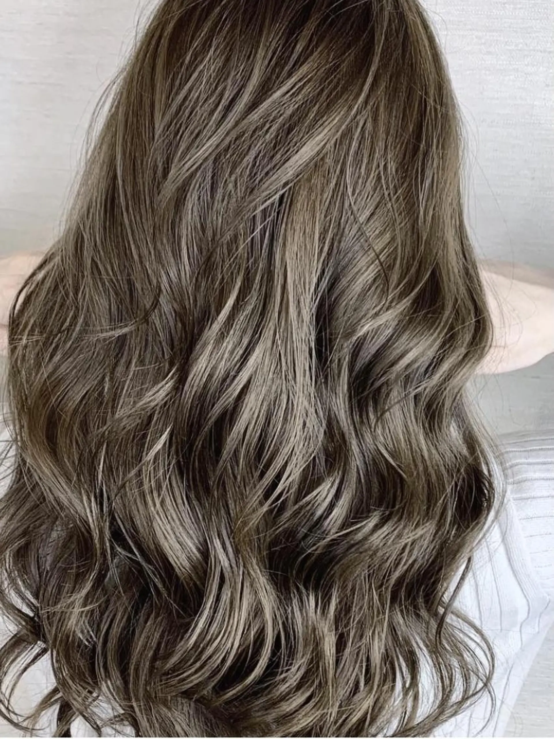 ロング ブリーチなしダブル/ レイヤーカット 小棹のヘアスタイル