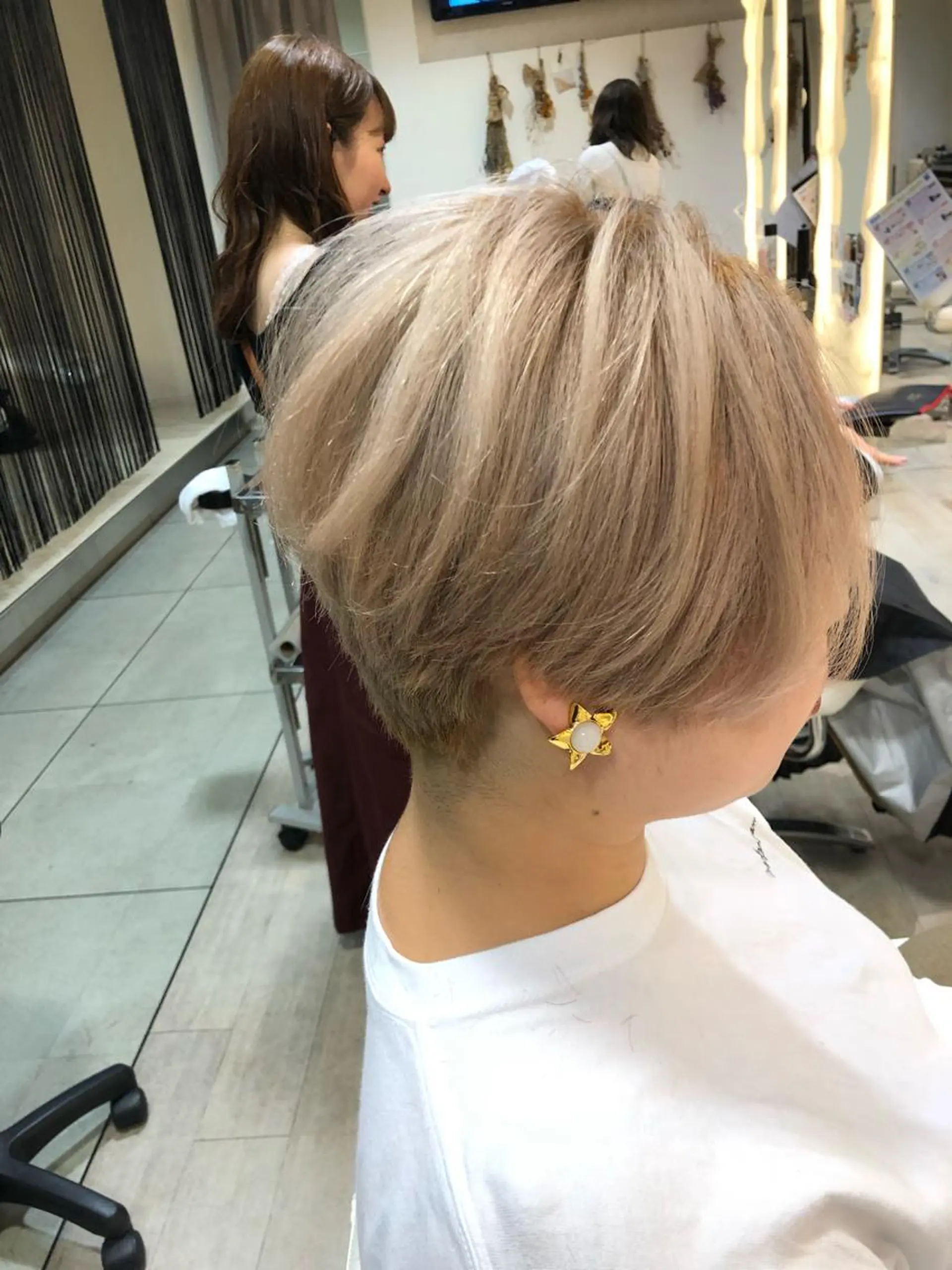 ショート ブリーチ/髪質改善 NYNY大久保のヘアスタイル