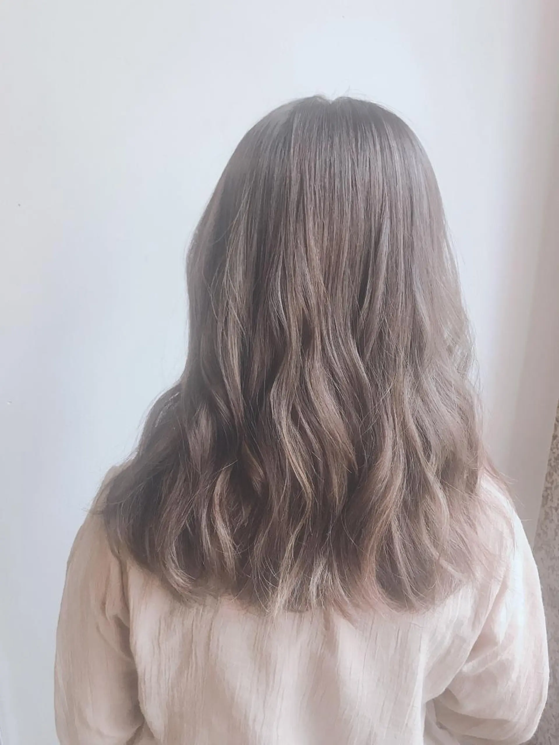 ミディアム カラー 🐺ウルフ/レイヤー 似合わせ‎🤍沙羅のヘアスタイル