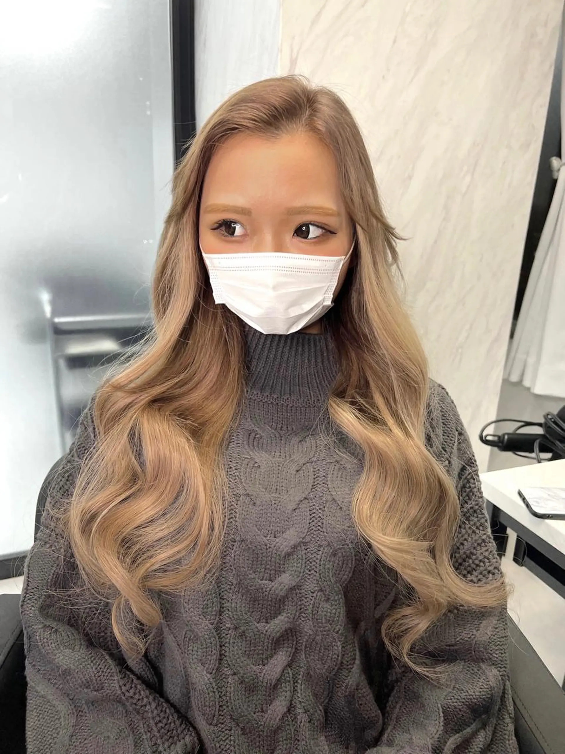 ロング カラー シールエクステ ハイトーンカラー エクステ シールエクステ特化 ハイトーン、NANAのヘアスタイル