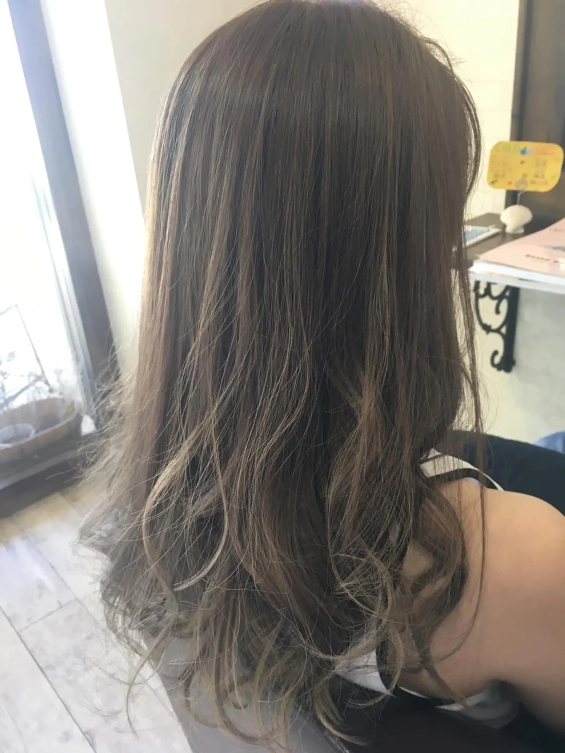 ロング ハイライト ヘアカラー トリートメント BELCHIC所属・松本 亮のヘアスタイル