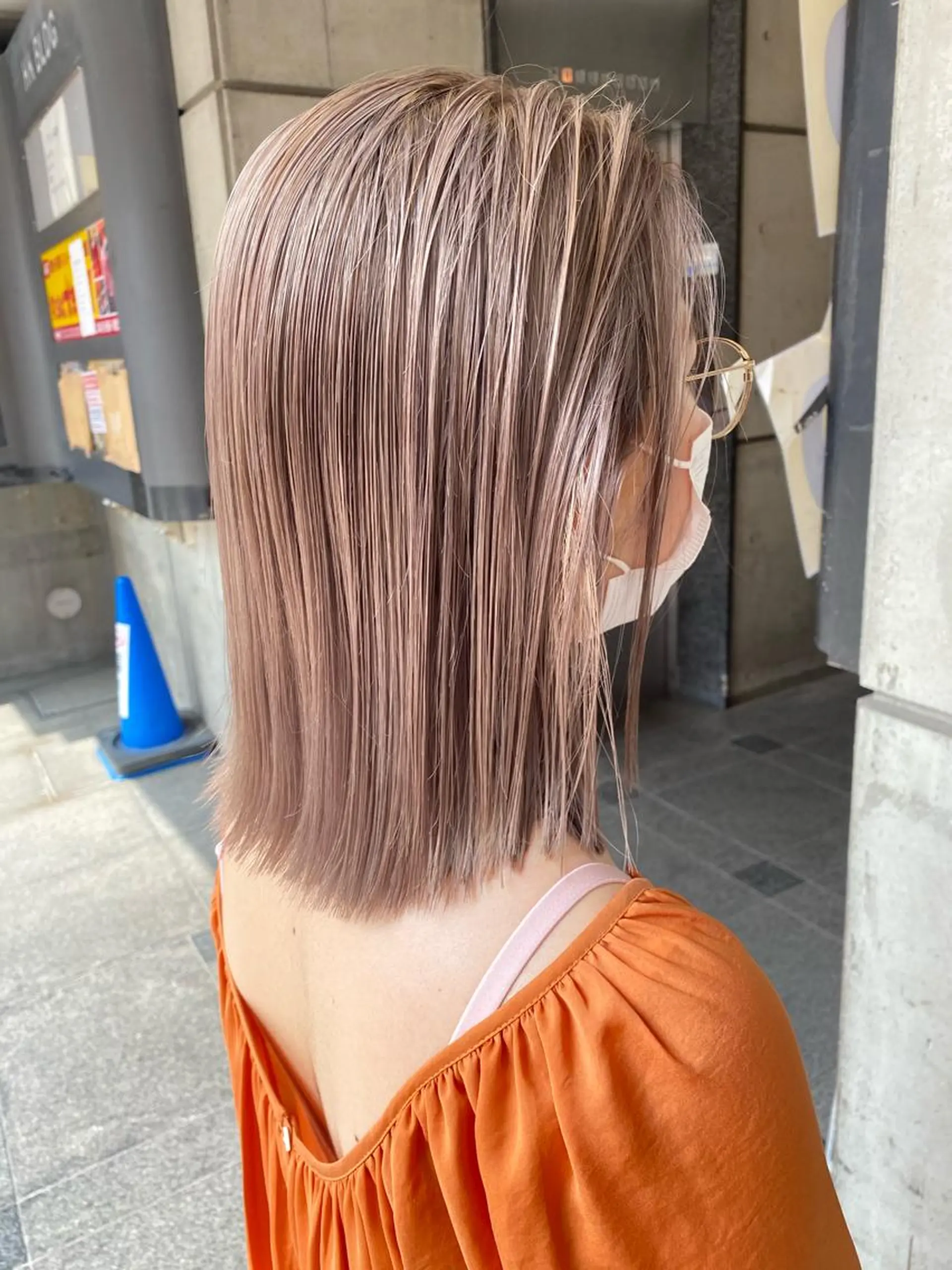 ミディアム カラー ヘアアレンジ ネイル viewstokyo所属・mana 暖色カラーカットのヘアスタイル