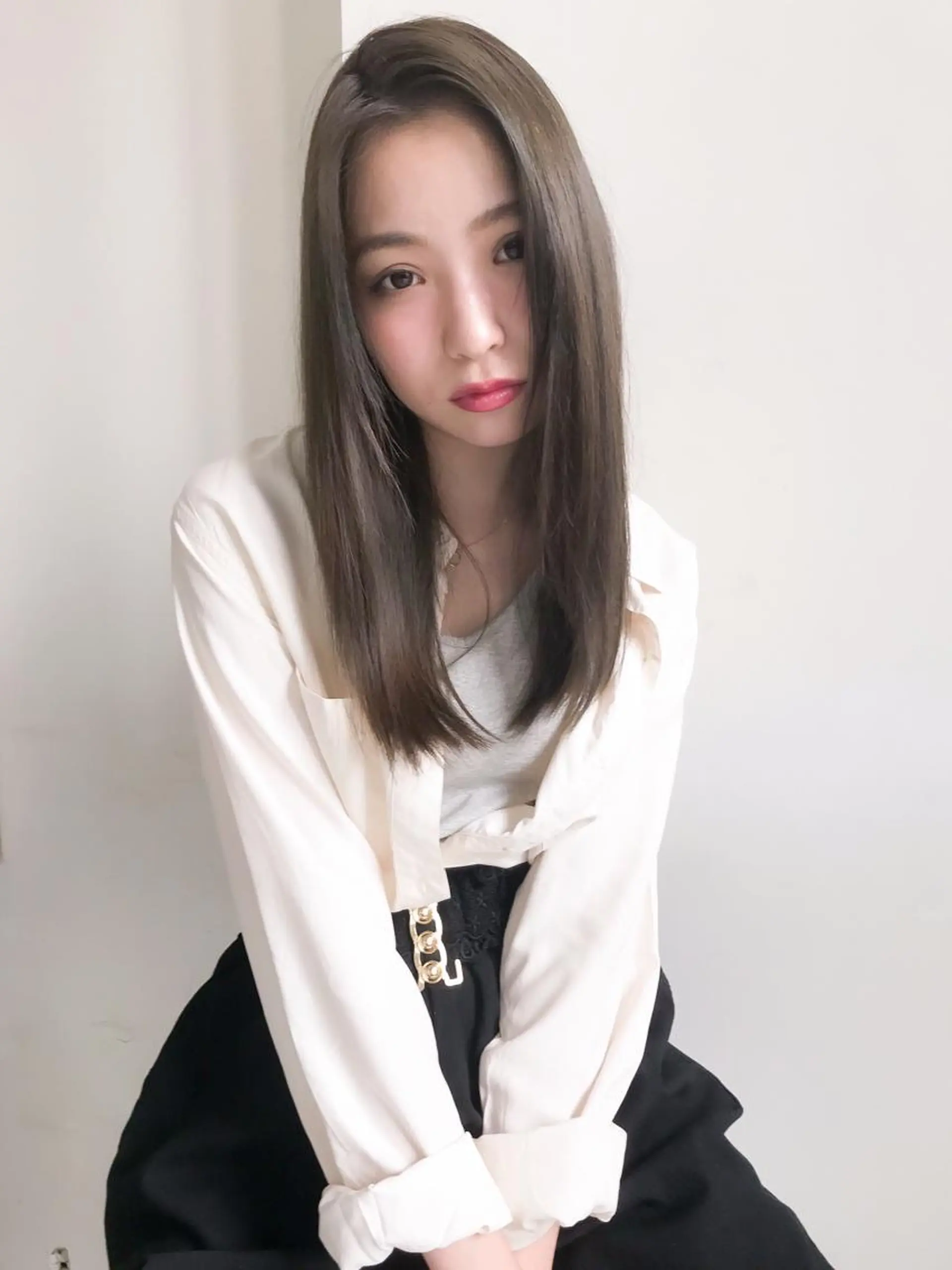 セミロング カラー ヘアアレンジ グレージュ カーキグレージュ エクステ（レミー毛） NINEのヘアスタイル