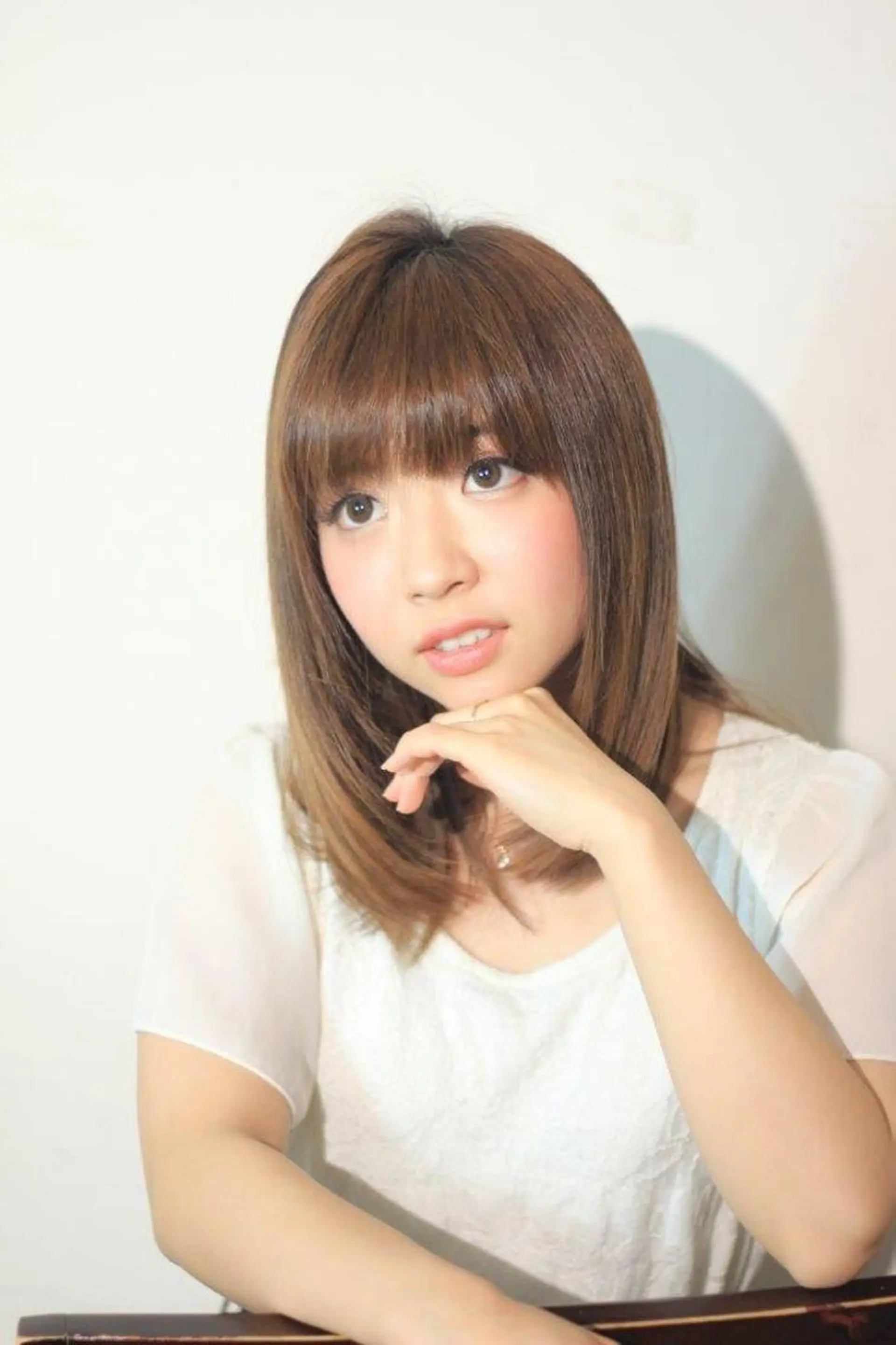 セミロング カラー 前髪縮毛矯正 高野開弦ハイトーンのヘアスタイル