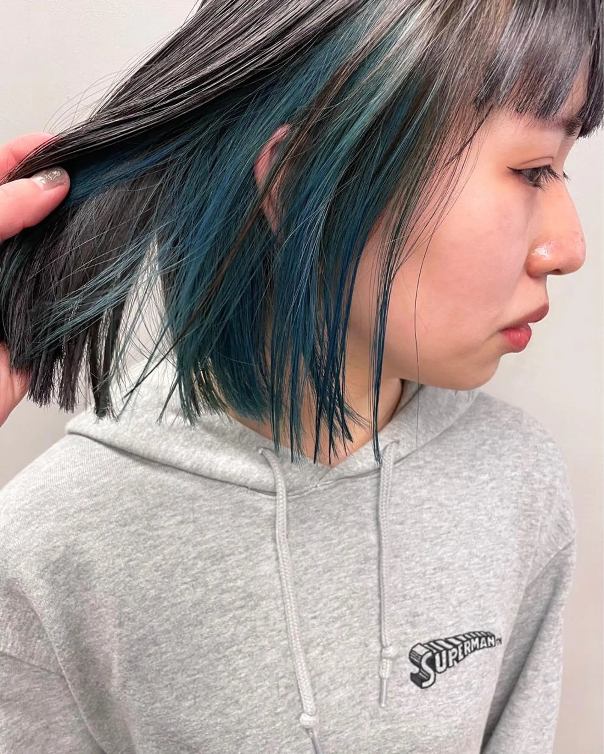 ミディアム カラー パーマ ヘアアレンジ メンズ キッズ ネイル マツエク・マツパ アイブロウ メンズインナーカラー インナーカラー 眉カラー カット ヘアカラー トリートメント tatsumi/ボブ ウルフ/レイヤーのヘアスタイル