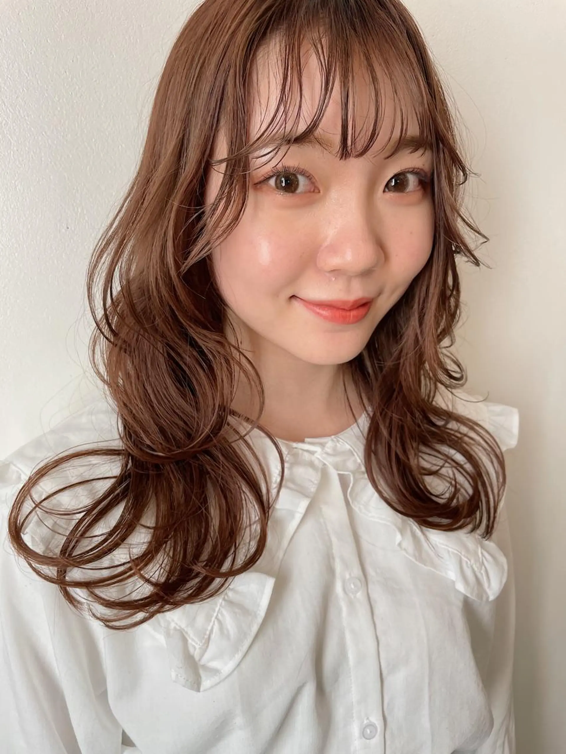 ロング カラー ベージュカラー ピンクカラー 顔まわりレイヤー レイヤーカット h a k u 大倉 卓人のヘアスタイル