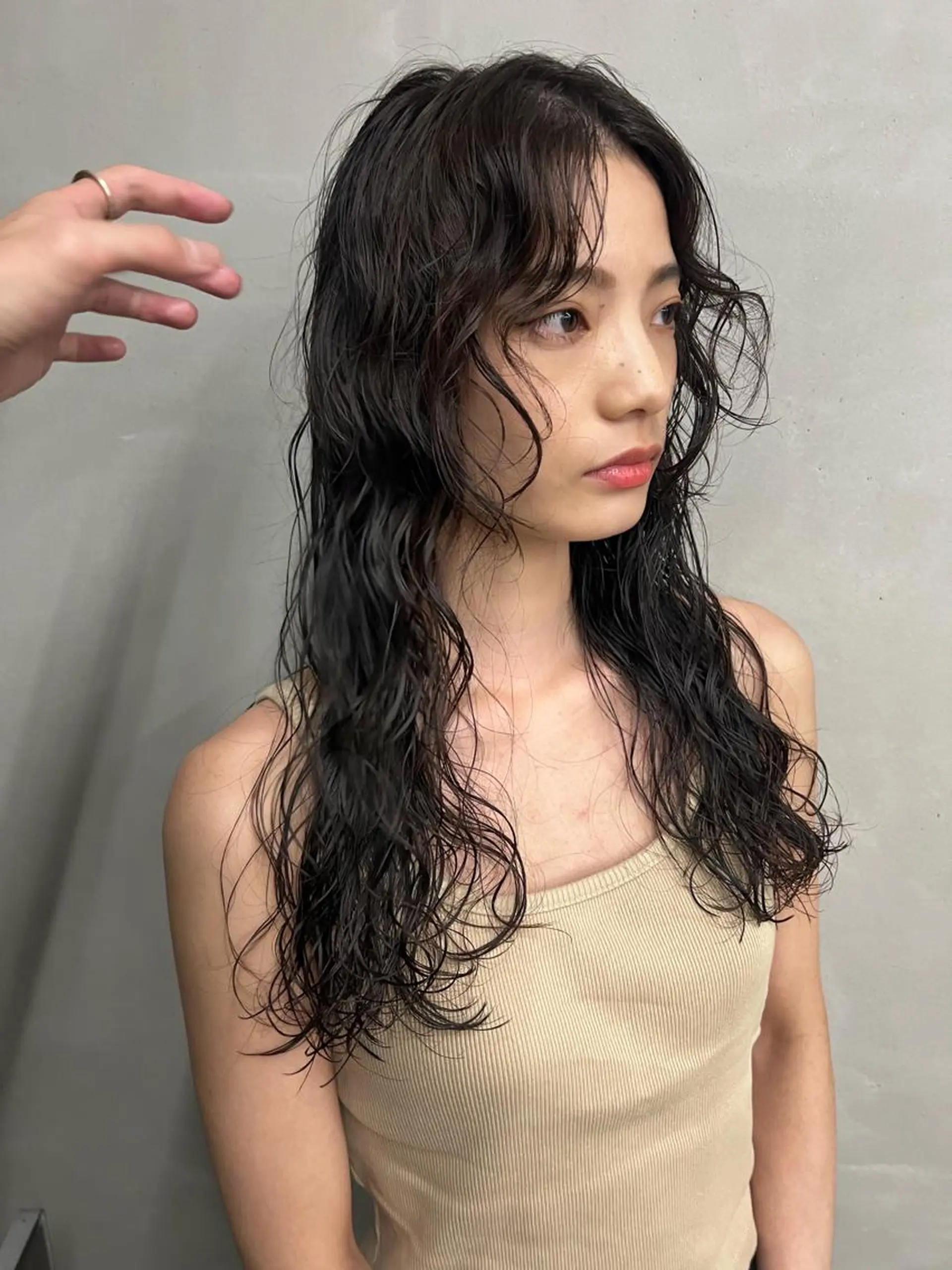 セミロング パーマ セミロングパーマ 顔周りカット sakoda shunkiのヘアスタイル