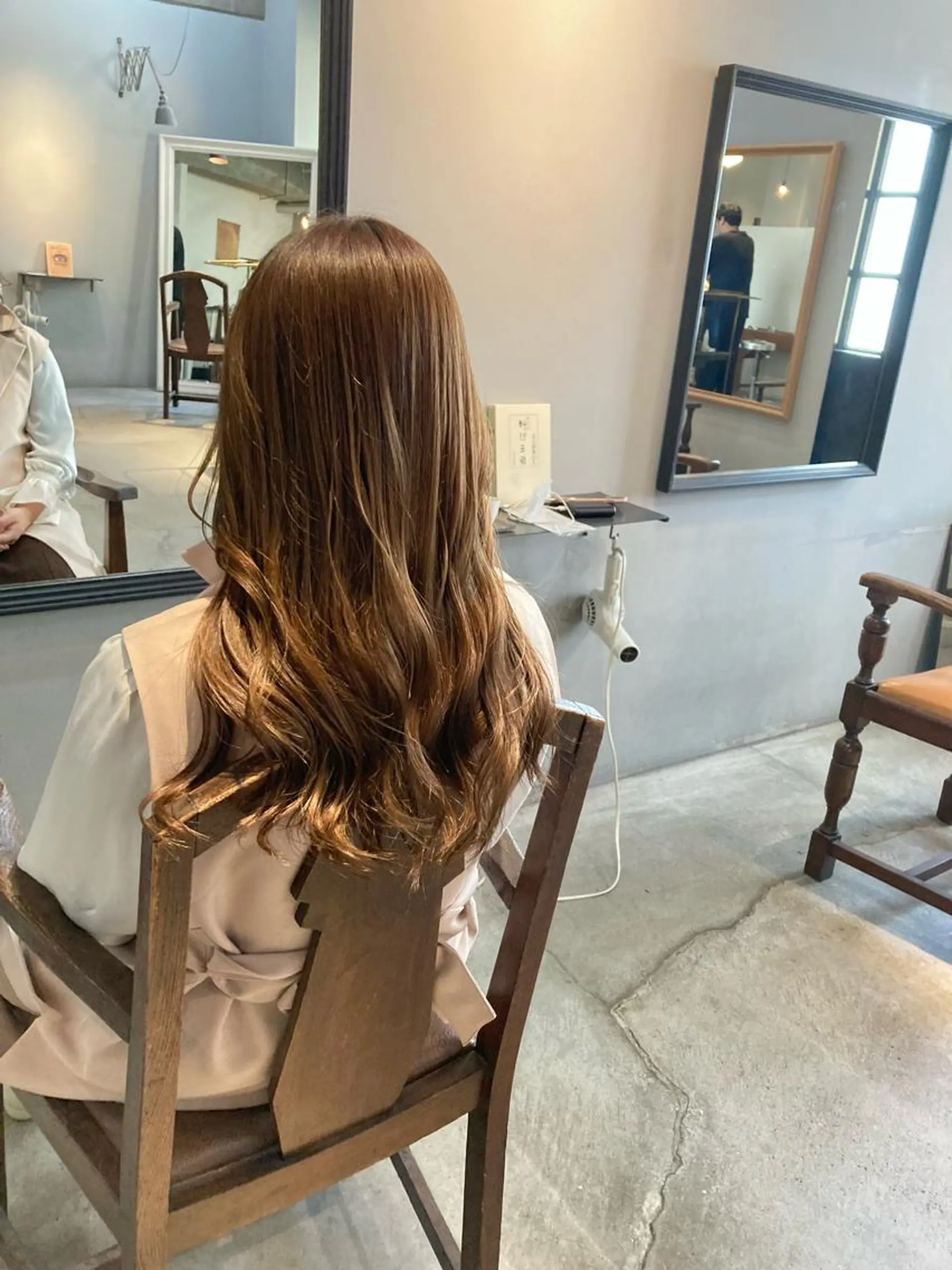 ロング カラー ベージュカラー ブリーチ ブリーチなしカラー 前川 華恋 / room3のヘアスタイル