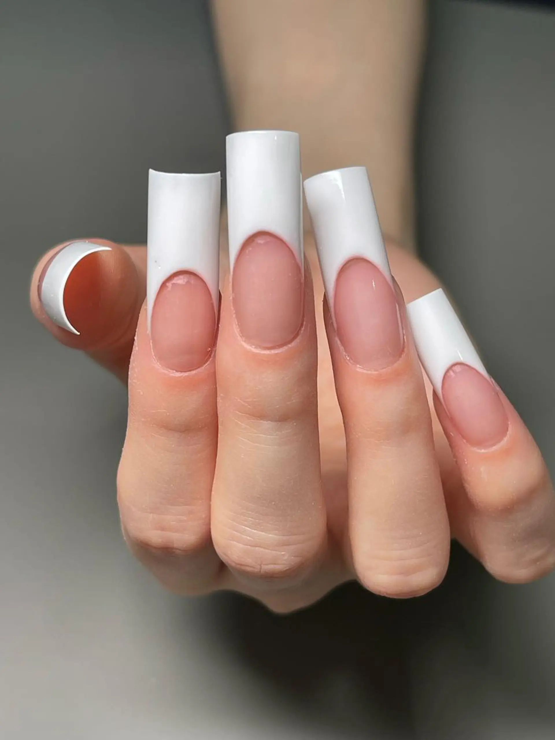 セミロング 井手 優妃のネイルデザイン