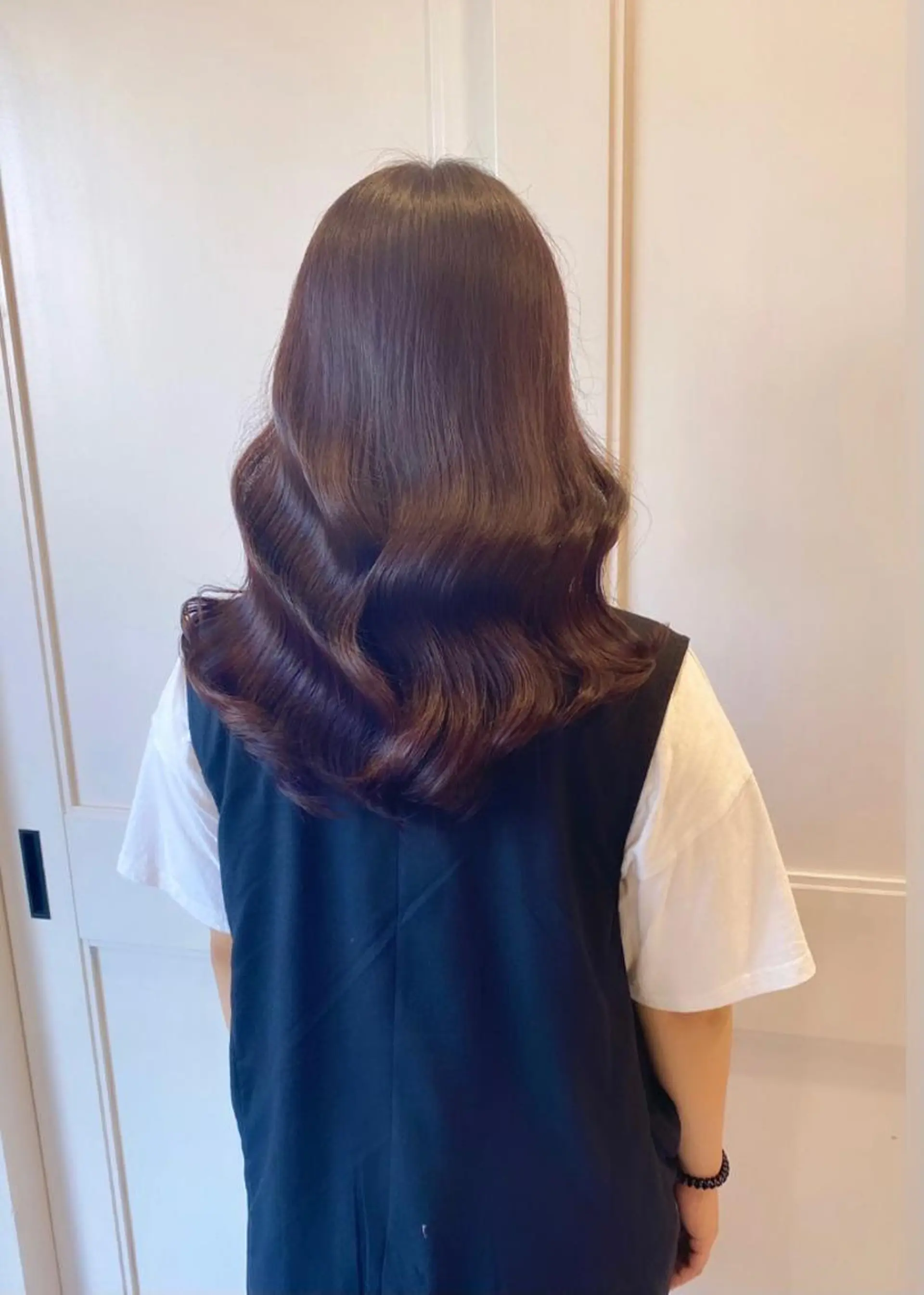 セミロング カラー ブリーチ ボルドーカラー ブリーチなしカラー Ayuna /透明感カラーのヘアスタイル