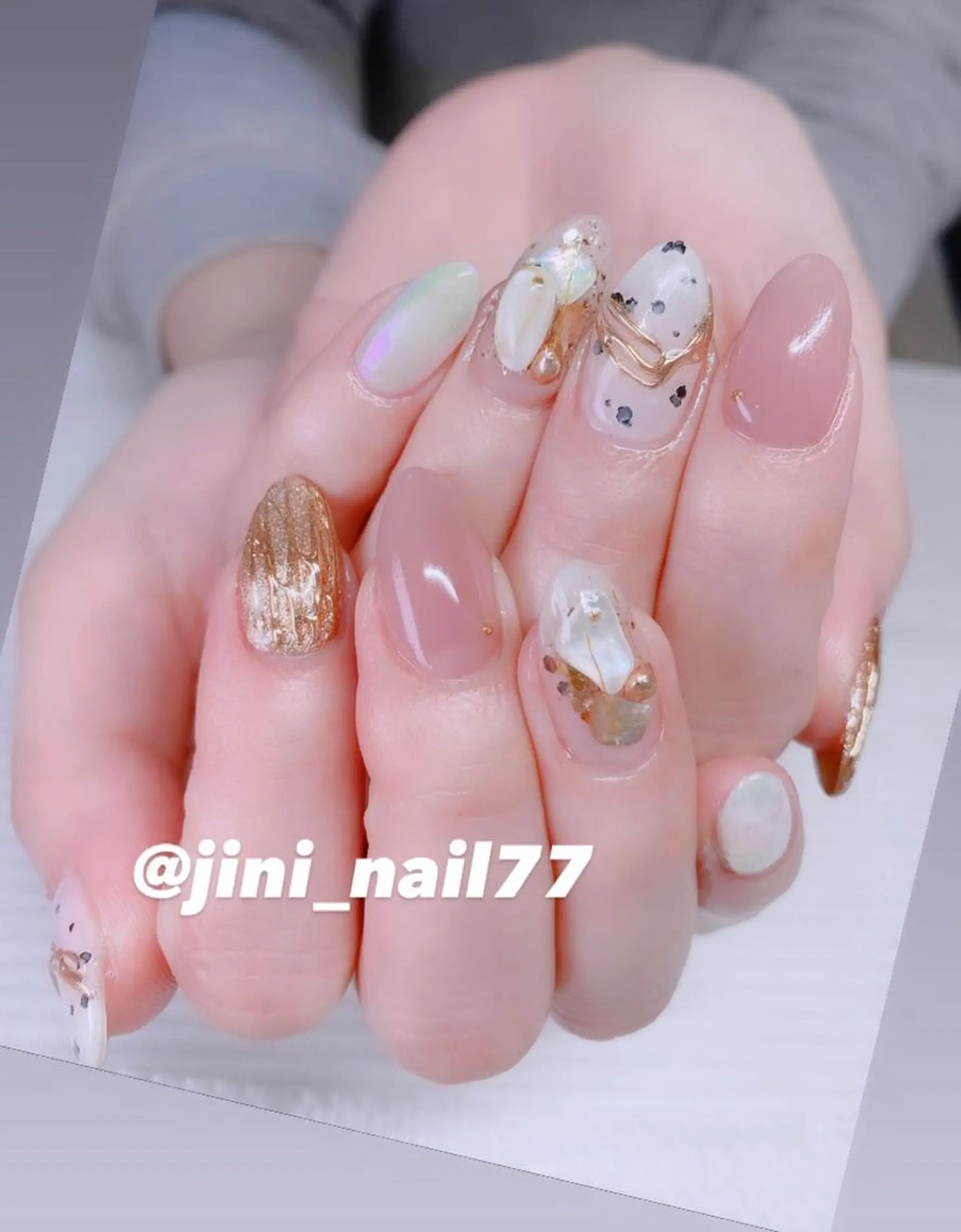 ネイル JINI NAIL所属・ジニ ネイルのネイルデザイン