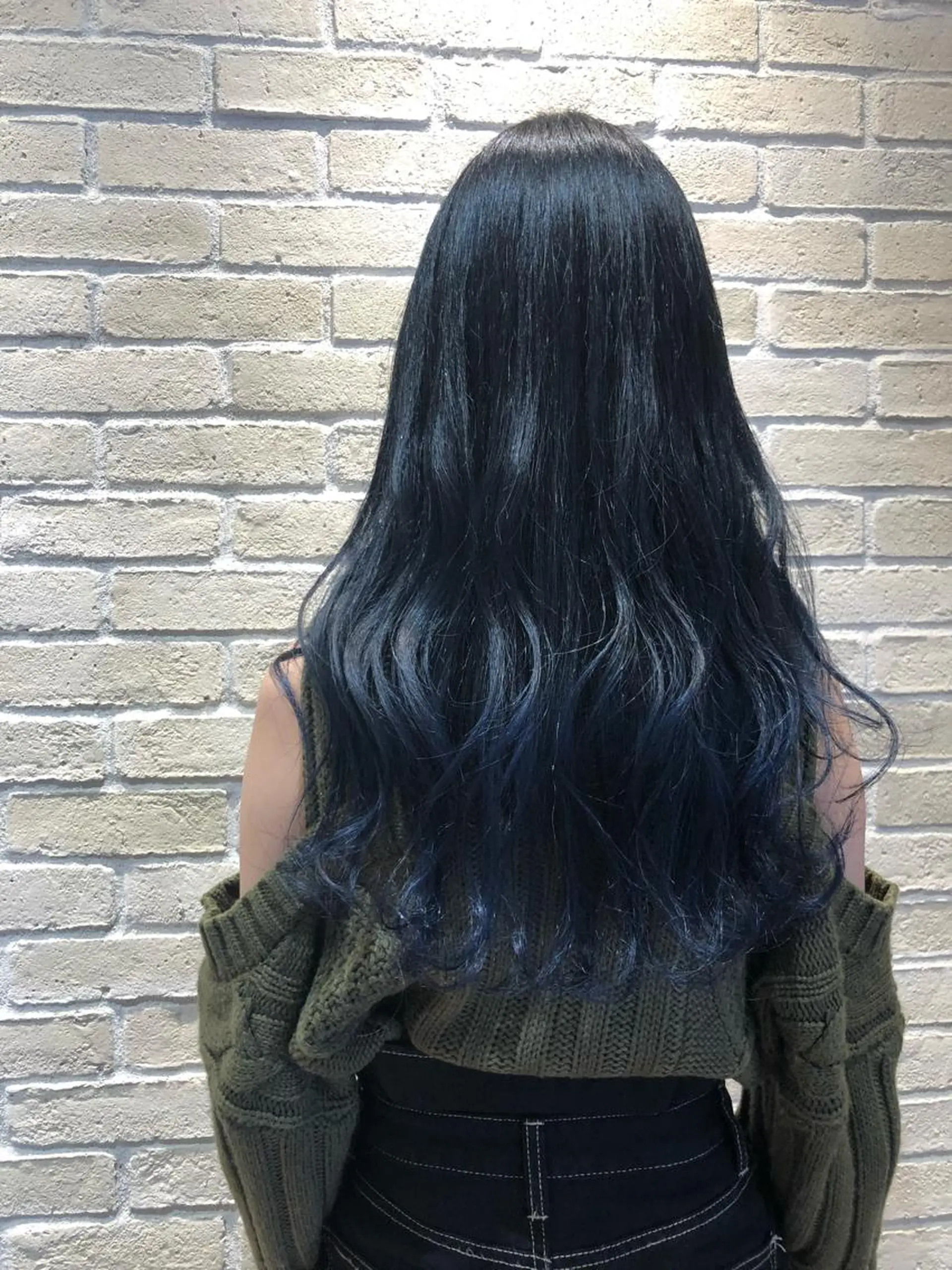 セミロング カラー ブリーチ ブルーカラー グラデーションカラー カット ヘアカラー トリートメント 自宅での再現性👌 溝の口/中裕樹のヘアスタイル