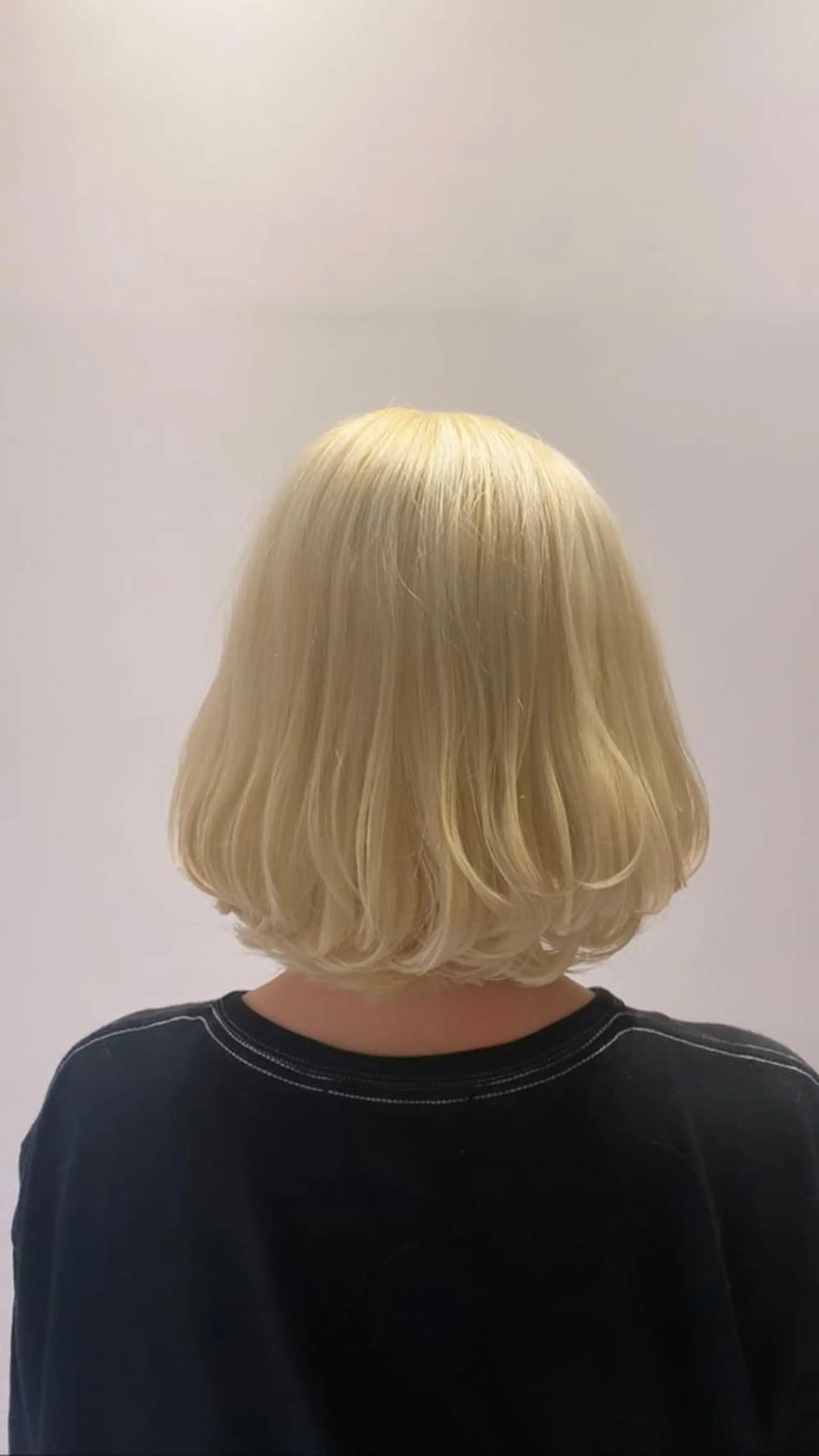 ショート カラー ヘアカラー トリートメント ベレーザ渋谷所属・🦋ハイトーン・髪質 改善🦋成嶋 朋希のヘアスタイル