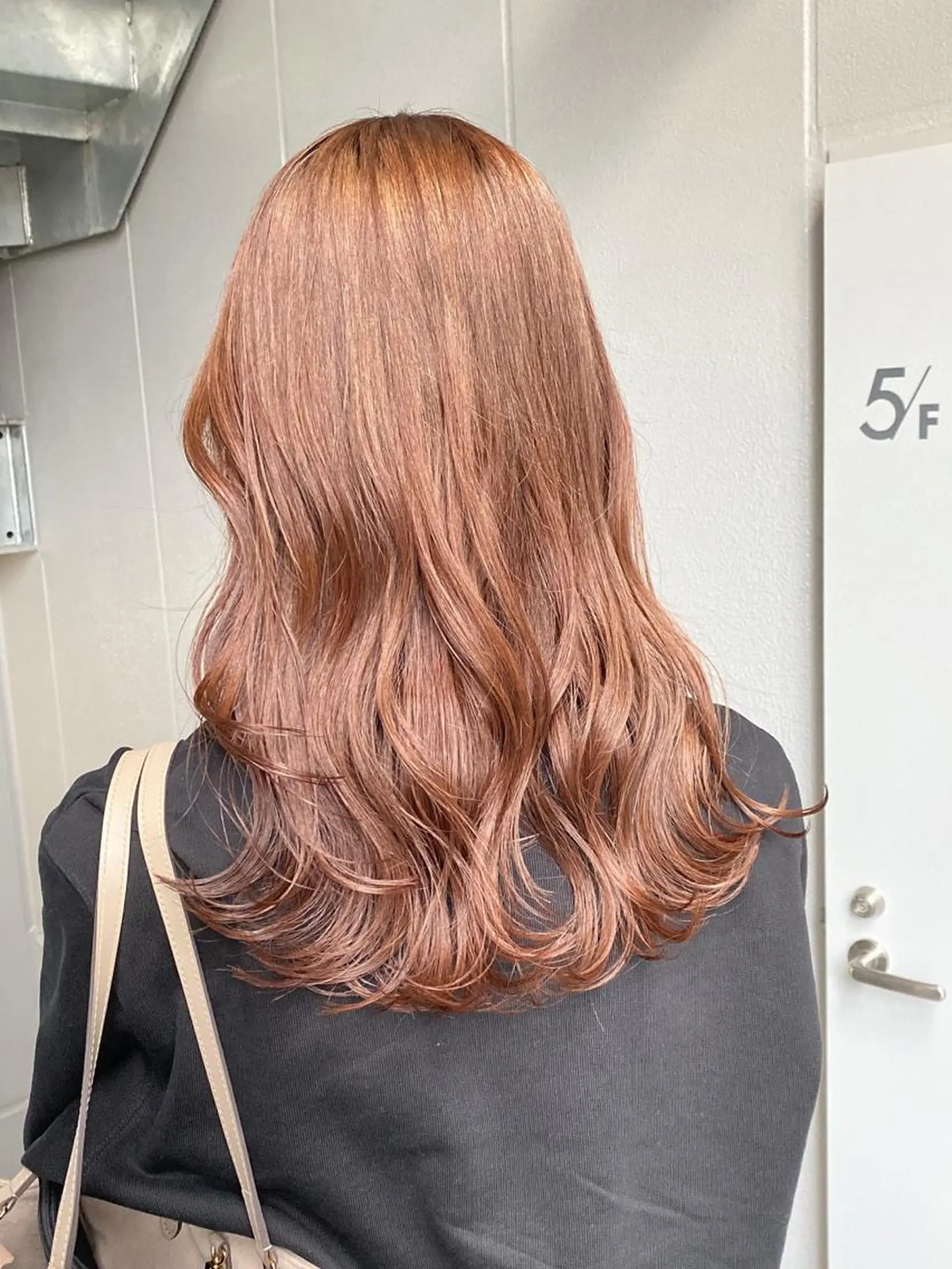 セミロング カラー ベージュカラー ピンクカラー ピンクベージュ ヘアカラー レイヤー✂︎赤み消し 髪質改善/井上健太のヘアスタイル