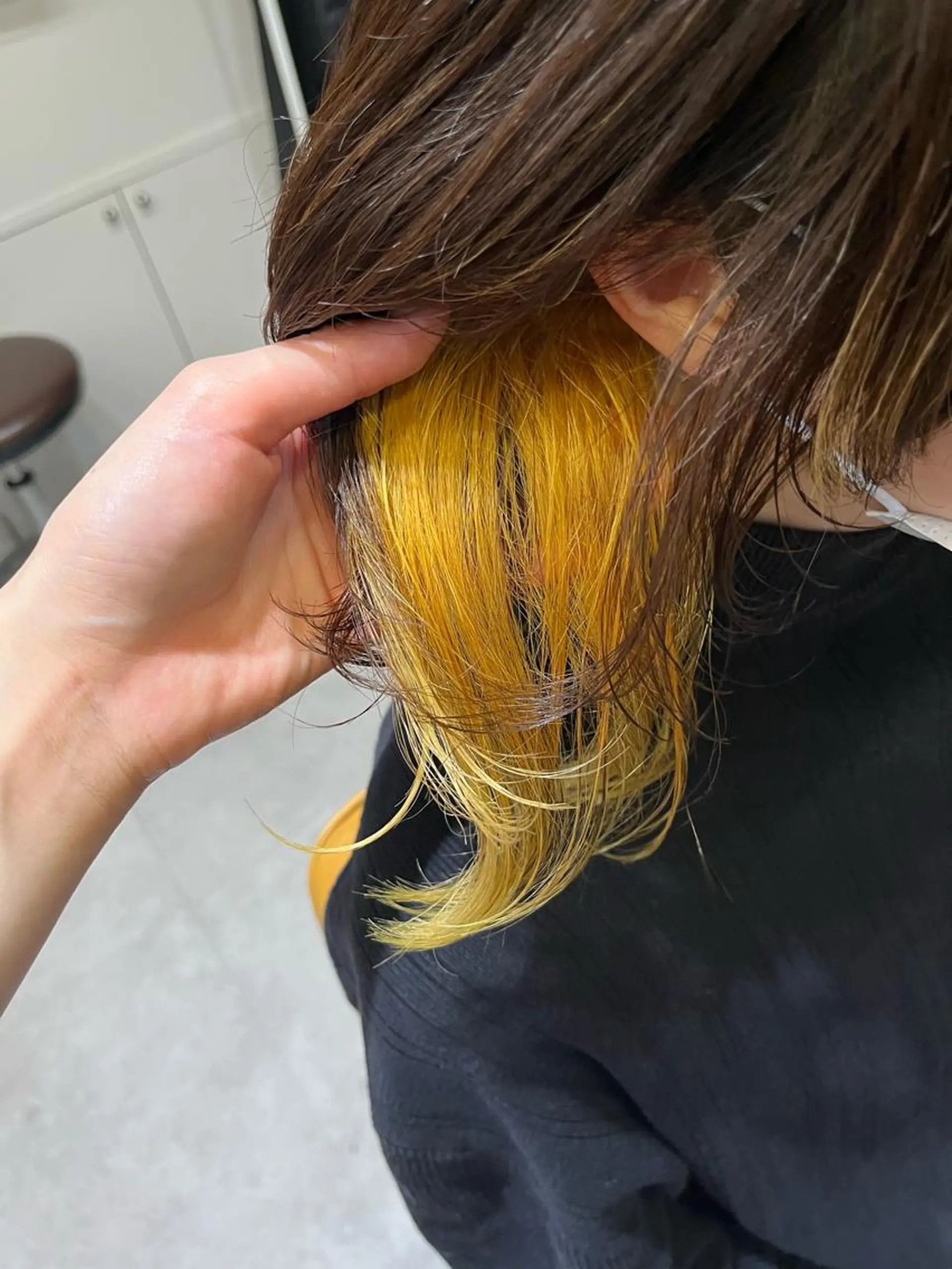 ミディアム イエローカラー MASHUchayamachi所属・まほ／レイヤーカット /透明感カラーのヘアスタイル