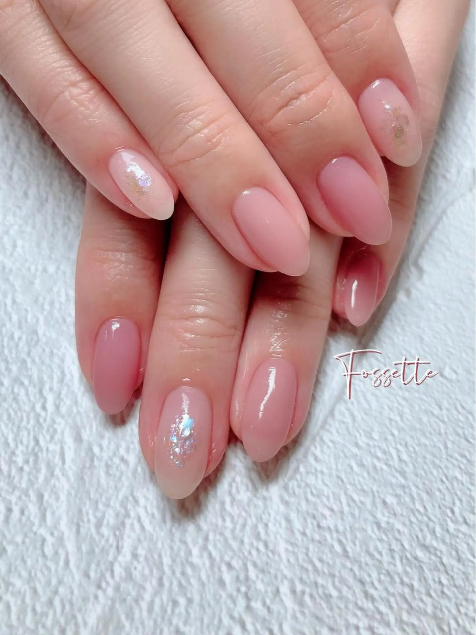 ネイル オーロラネイル オフィスネイル ピンク シンプルネイル nailsalon Fossetteのネイルデザイン