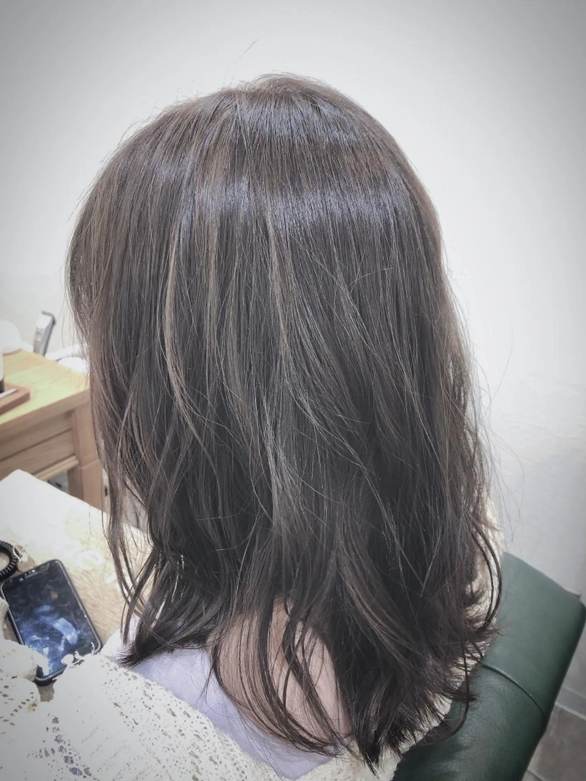 ミディアム カラー ハイライトカラー ハイライト カット ヘアカラー トリートメント 菊池 貢平のヘアスタイル