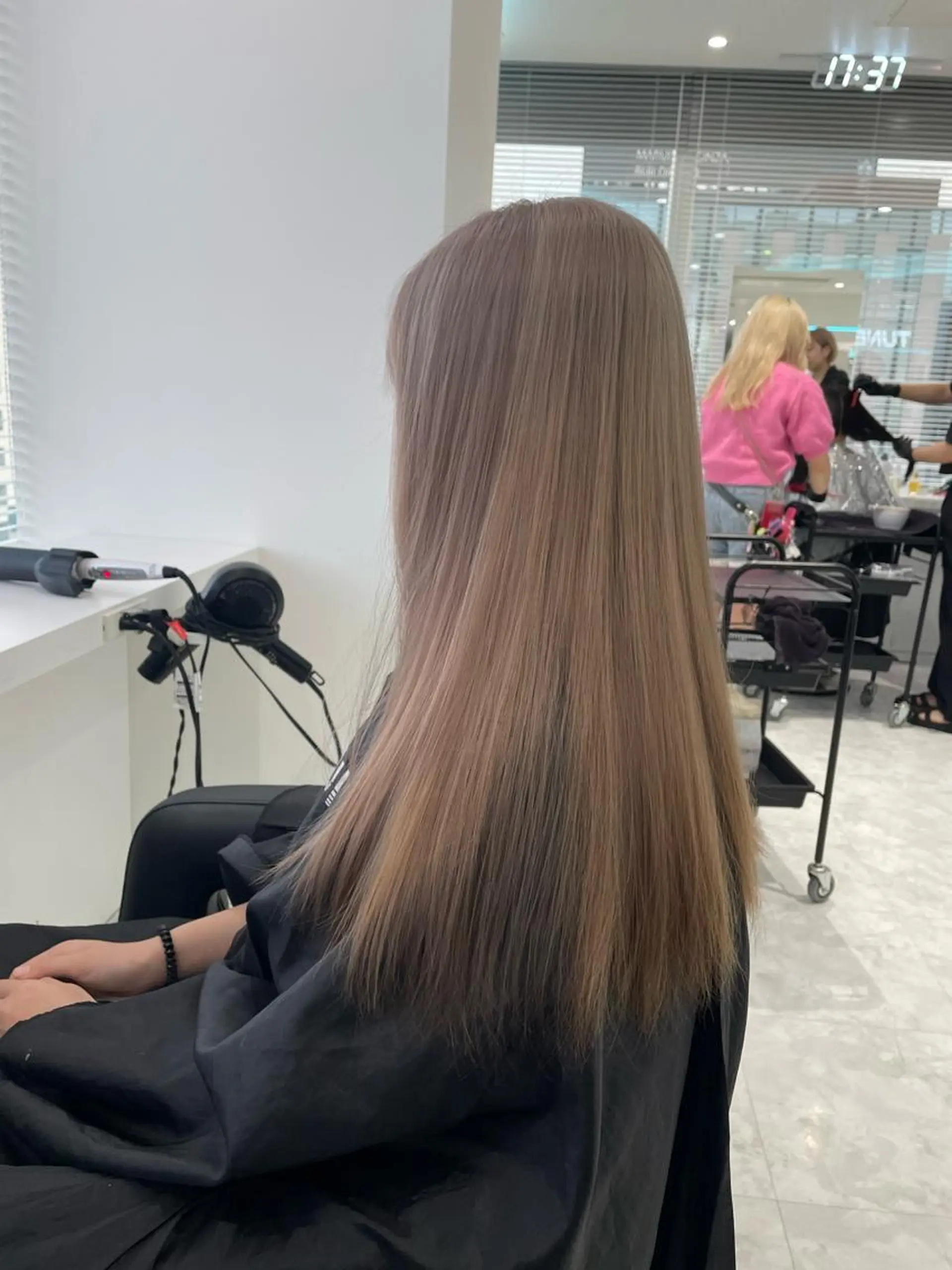 セミロング カラー ヘアアレンジ 透明感カラー ヘアカラー トリートメント 髪質改善/ハイトーン /新宿/Takutoのヘアスタイル