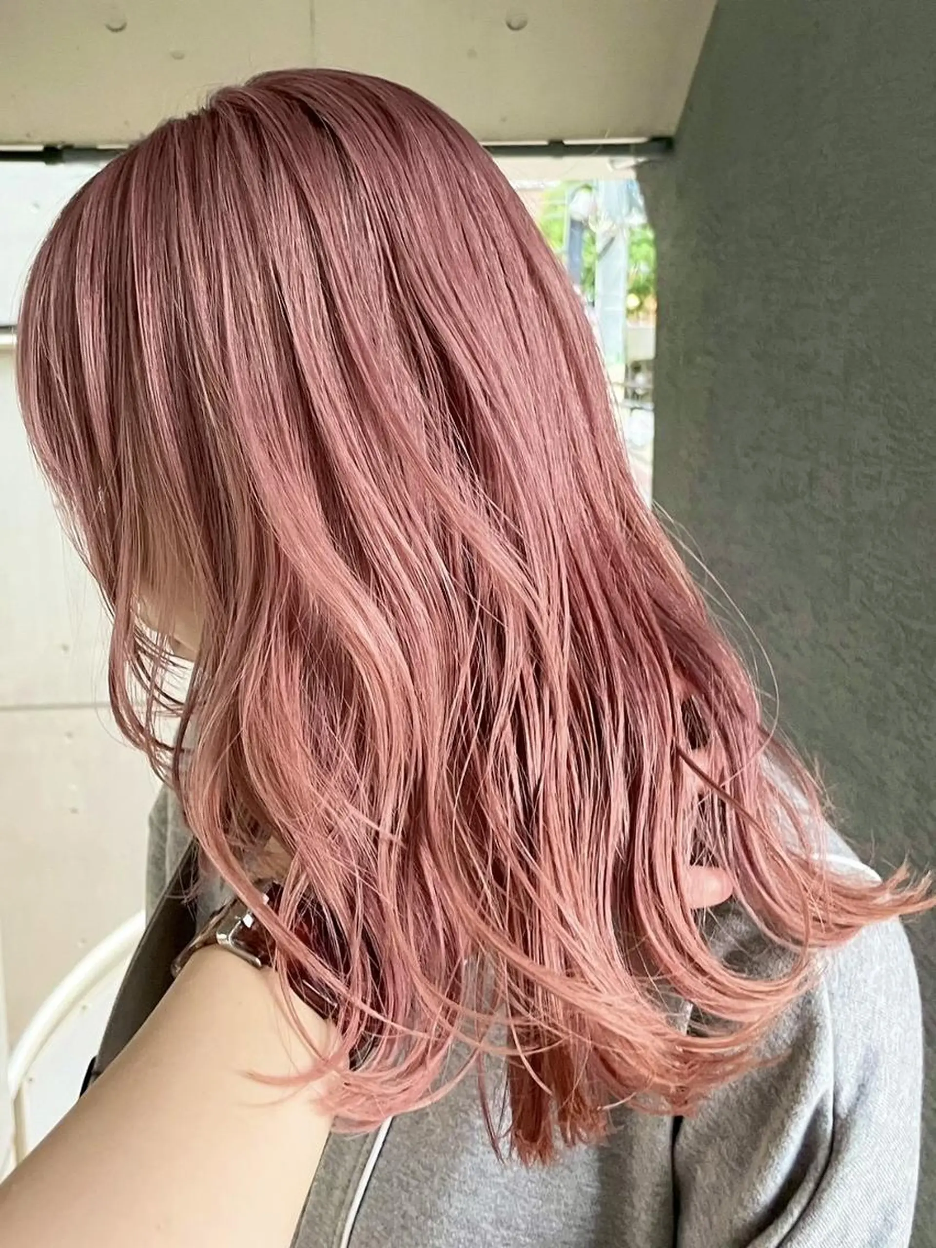 ミディアム ヘアカラー ARCANAブリーチ レイヤーカット/原宿のヘアスタイル