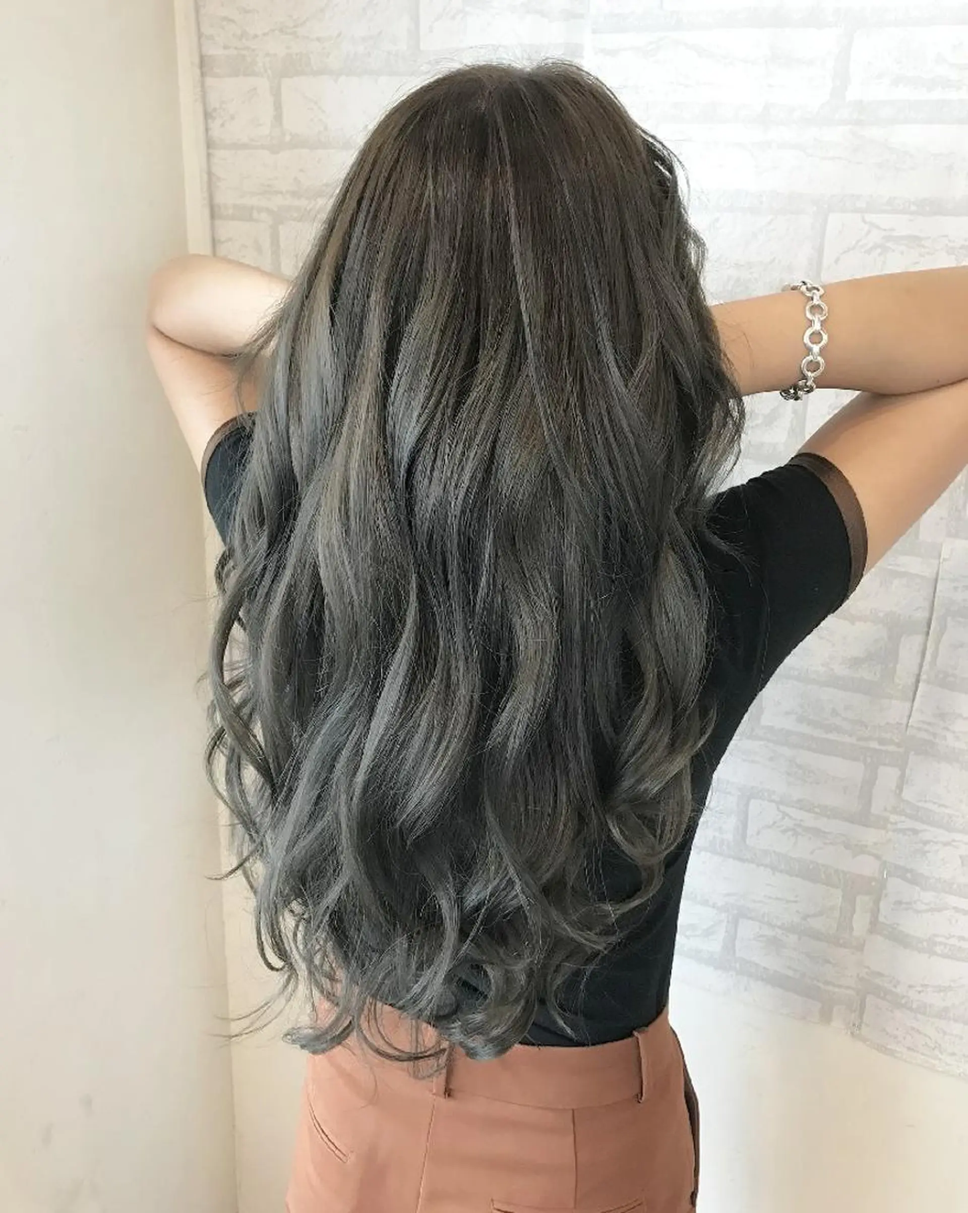 ロング カラー グレージュ ヘアカラー トリートメント JIL BLAN 京都所属・RU RIのヘアスタイル