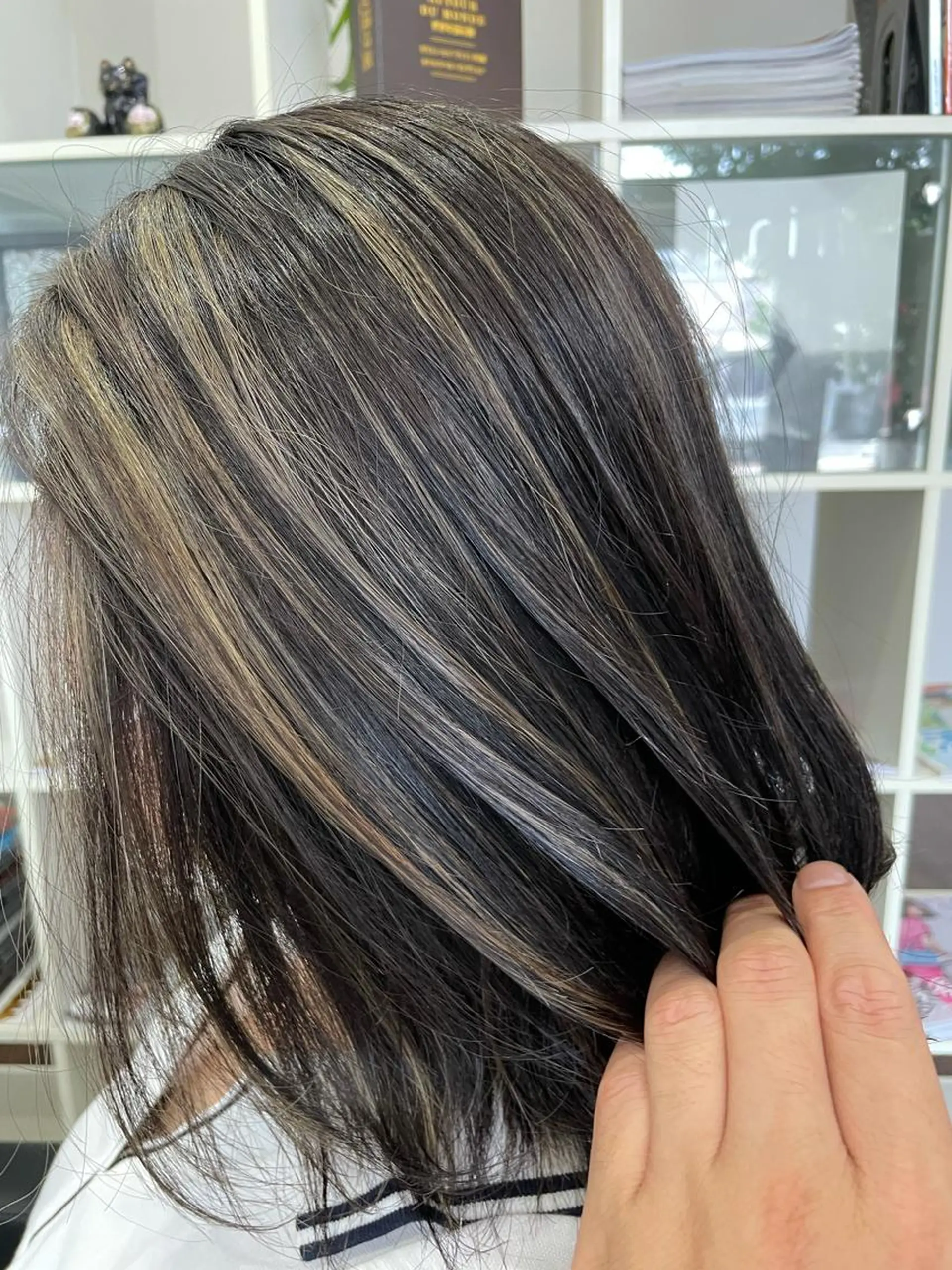 セミロング カラー セミロングパーマ ブリーチ ケアブリーチ グレージュ ハイライトカラー カット ヘアカラー トリートメント SHINYA シンヤヘアーズのヘアスタイル