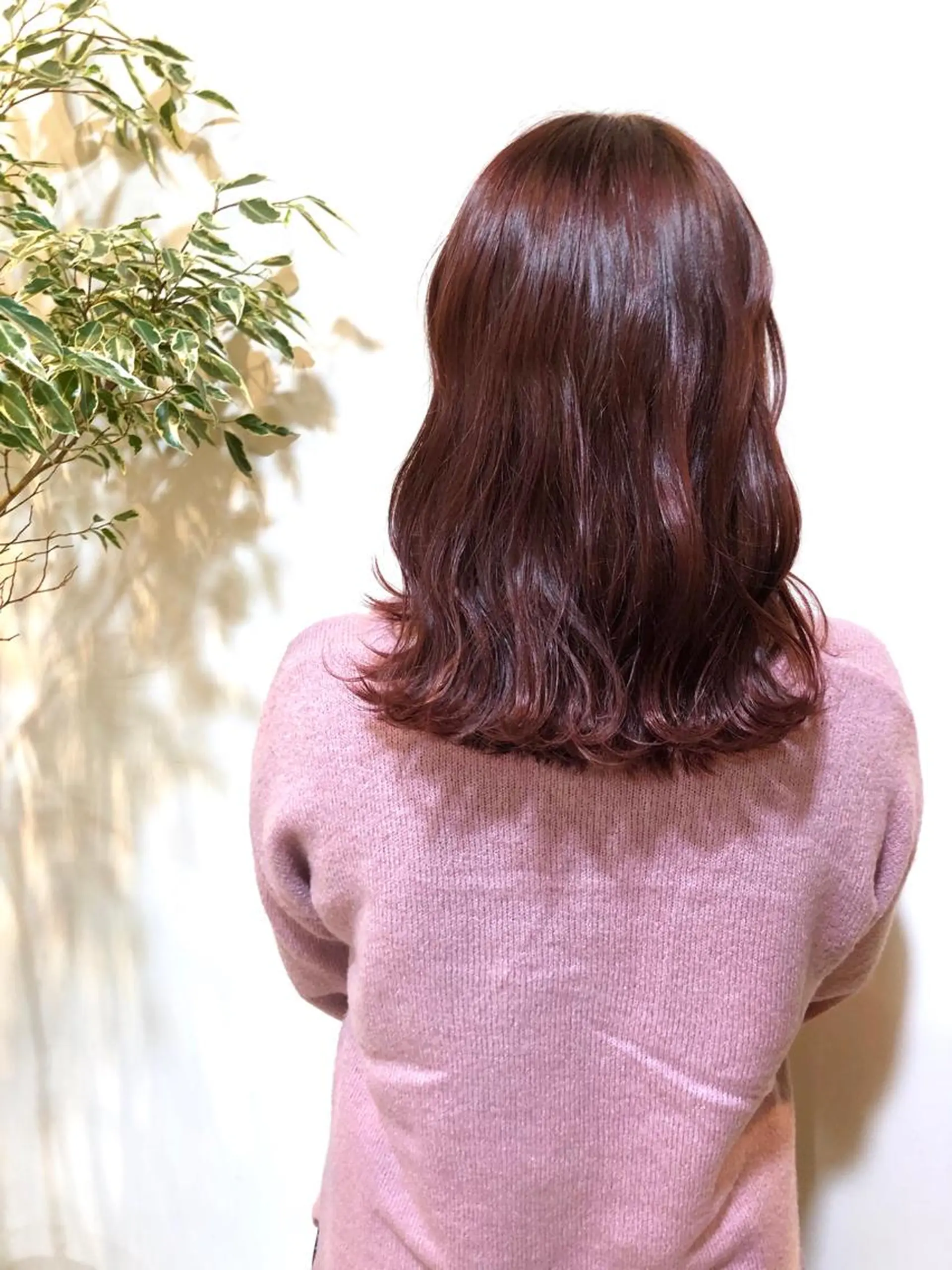 ミディアム カラー MIOベージュカラー 柔らかいカラーのヘアスタイル