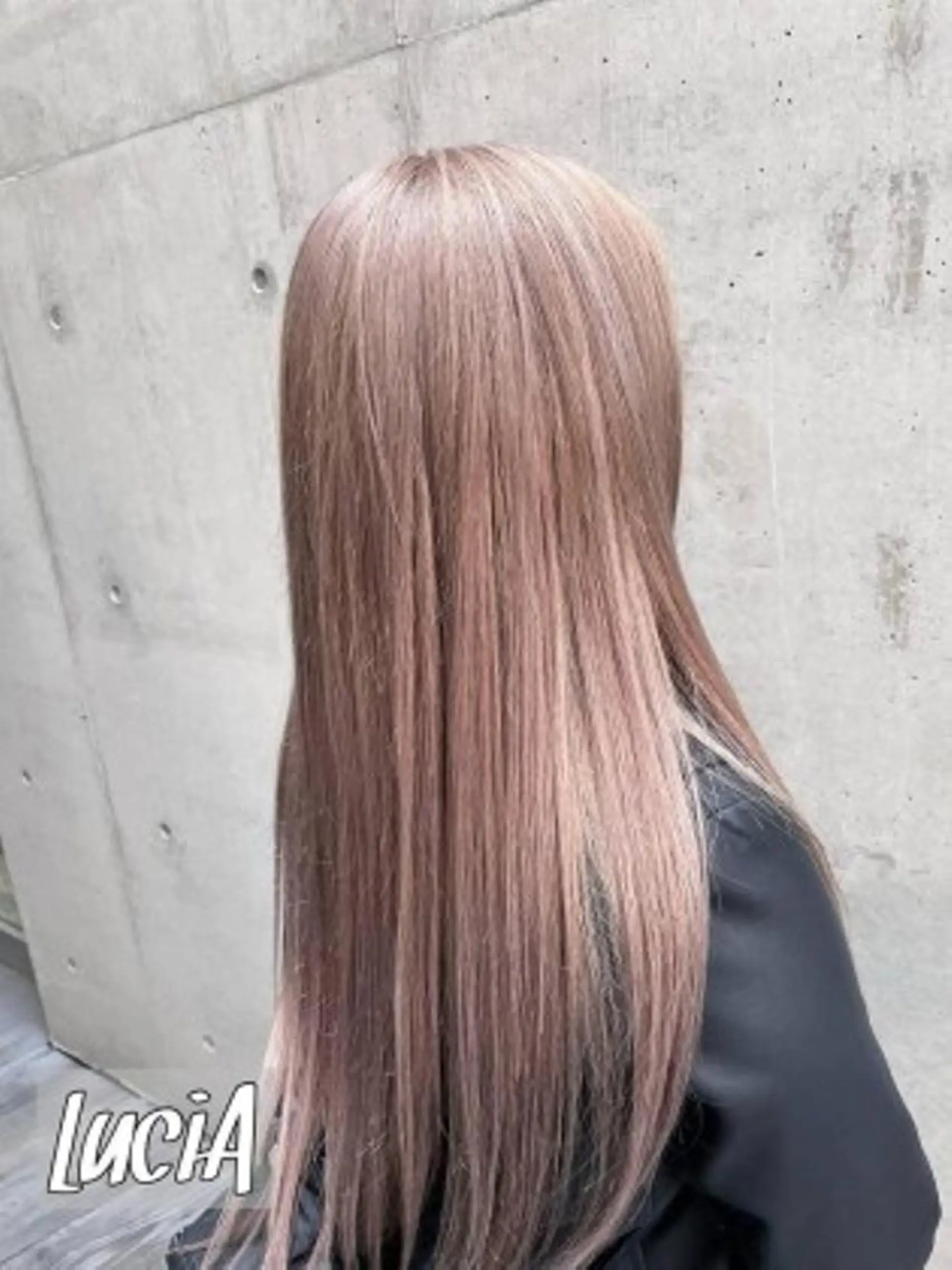 ロング カラー エクステ LuciAのヘアスタイル