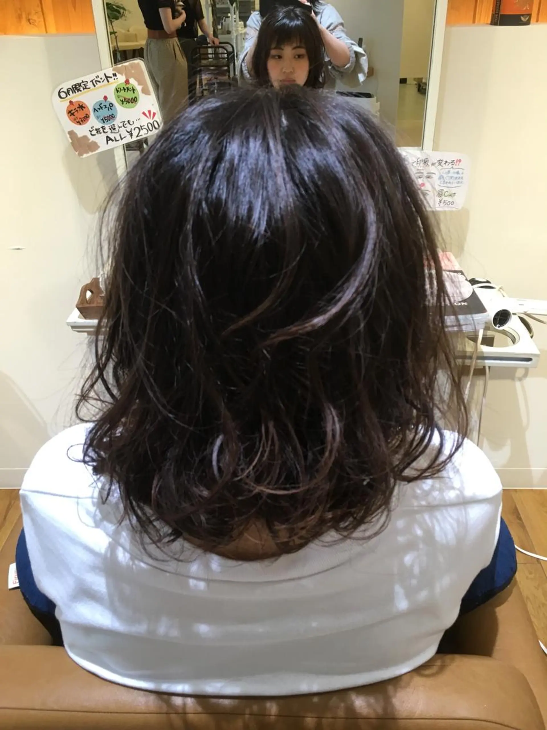 ミディアム パーマ 奥野 理香子のヘアスタイル