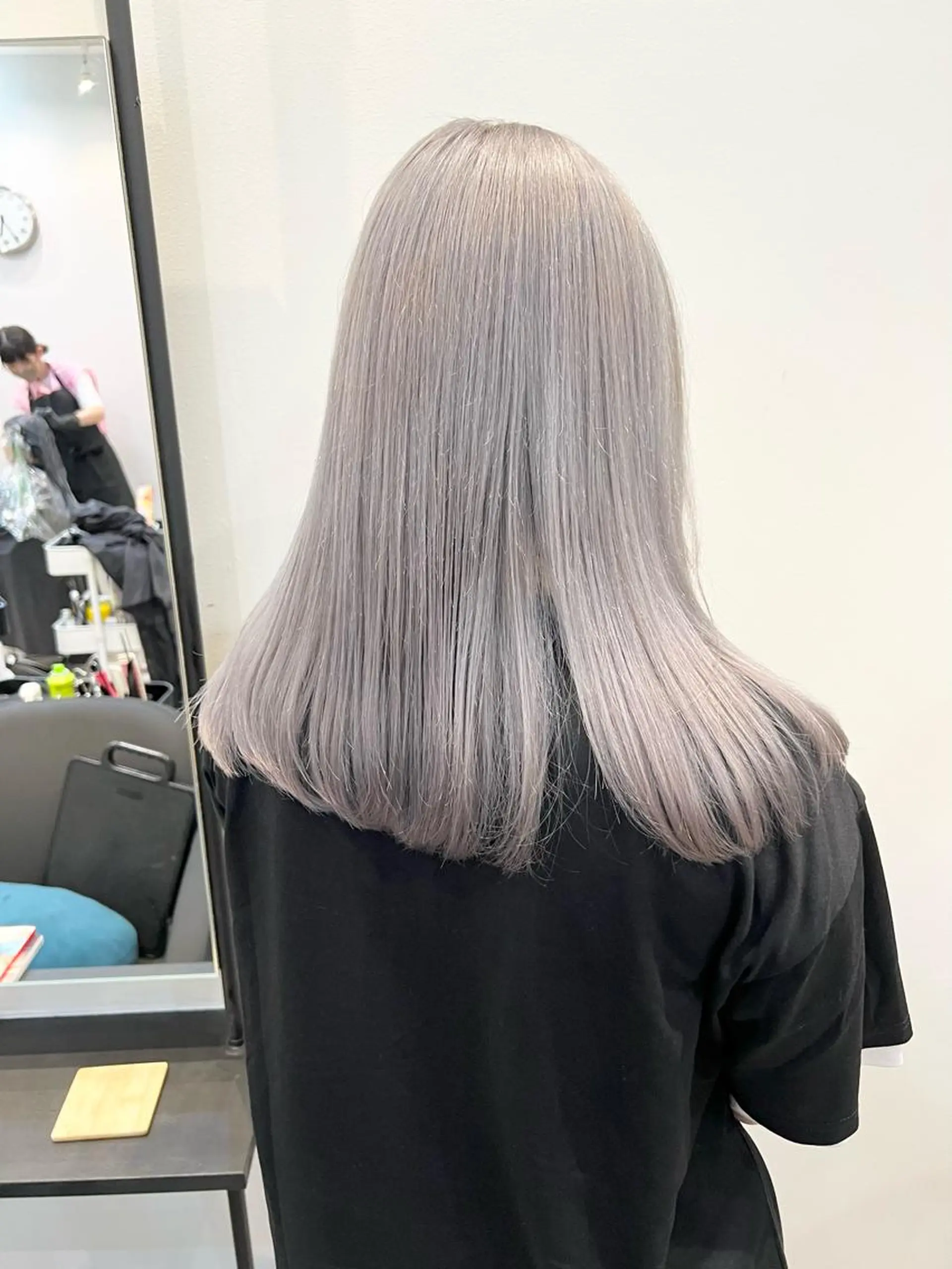 ミディアム カラー パーマ ヘアアレンジ メンズ キッズ ネイル マツエク・マツパ アイブロウ ミディアムレイヤー メンズバレイヤージュ メンズブリーチ メンズハイライト メンズインナーカラー カット ヘアカラー トリートメント nico TOKYO 渋谷所属・ブリーチ　ハイトーン 特化🌈フジタハルキのヘアスタイル